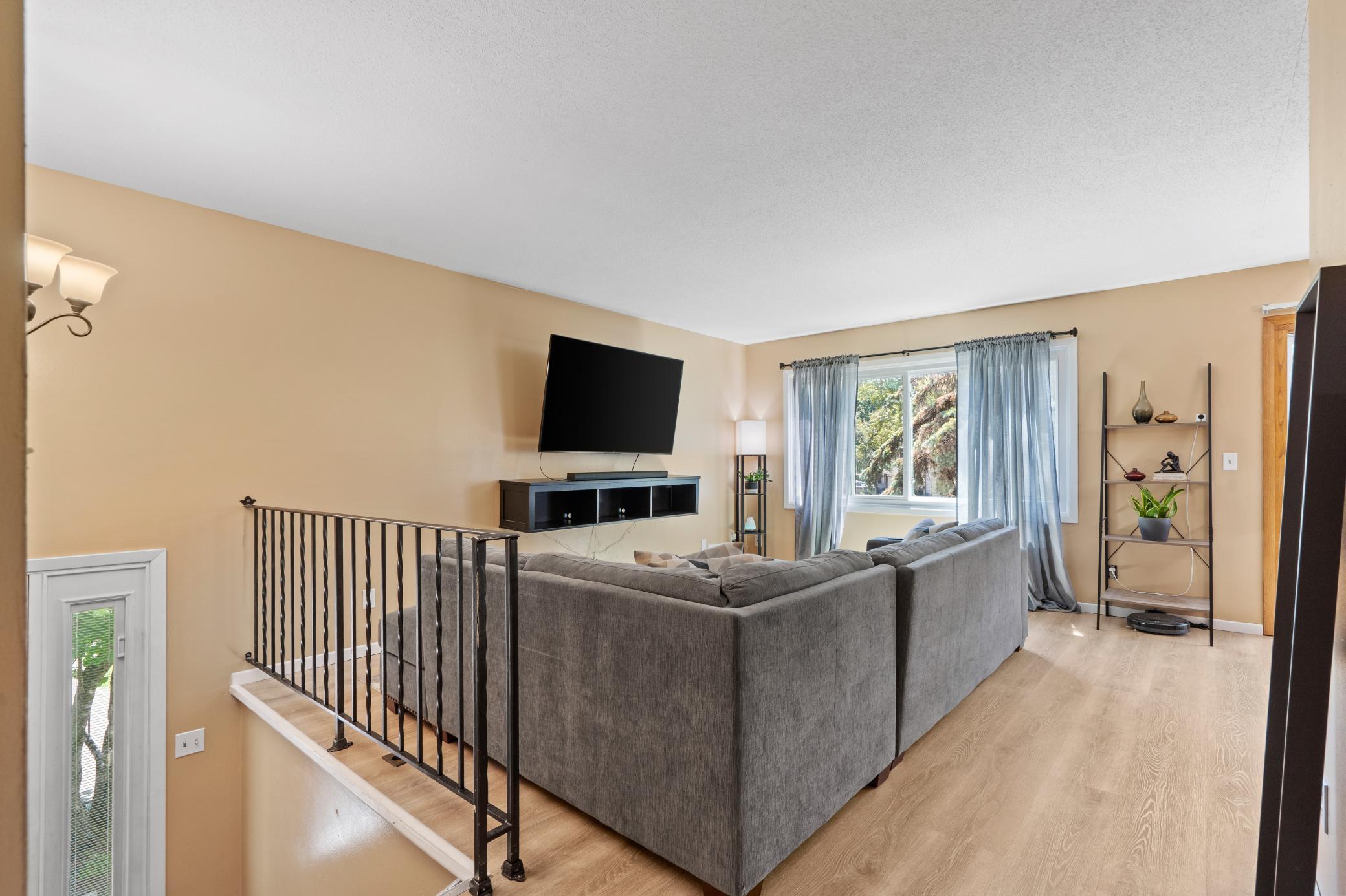13906 Herald Way Property Photo 5