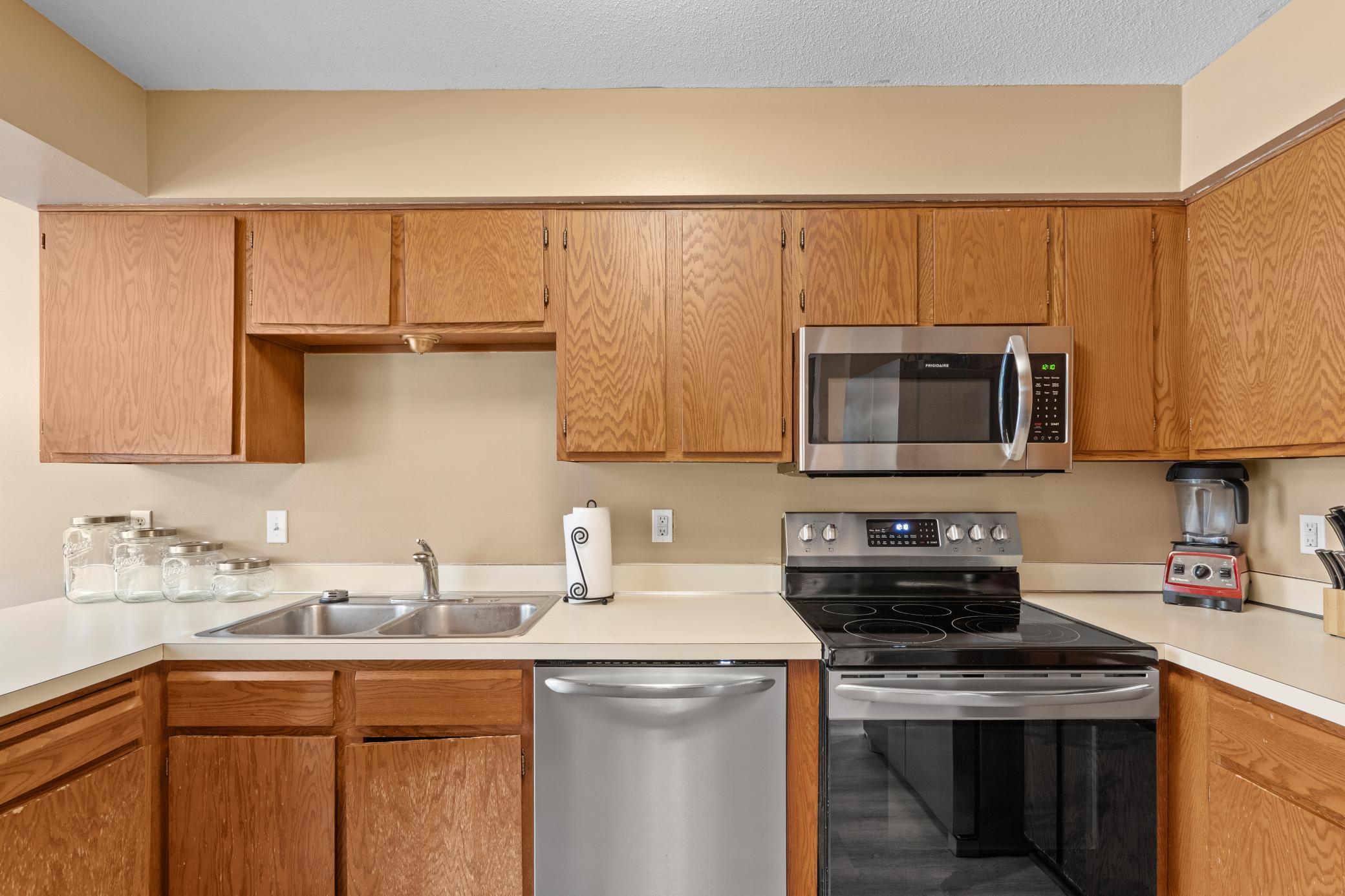 13906 Herald Way Property Photo 11