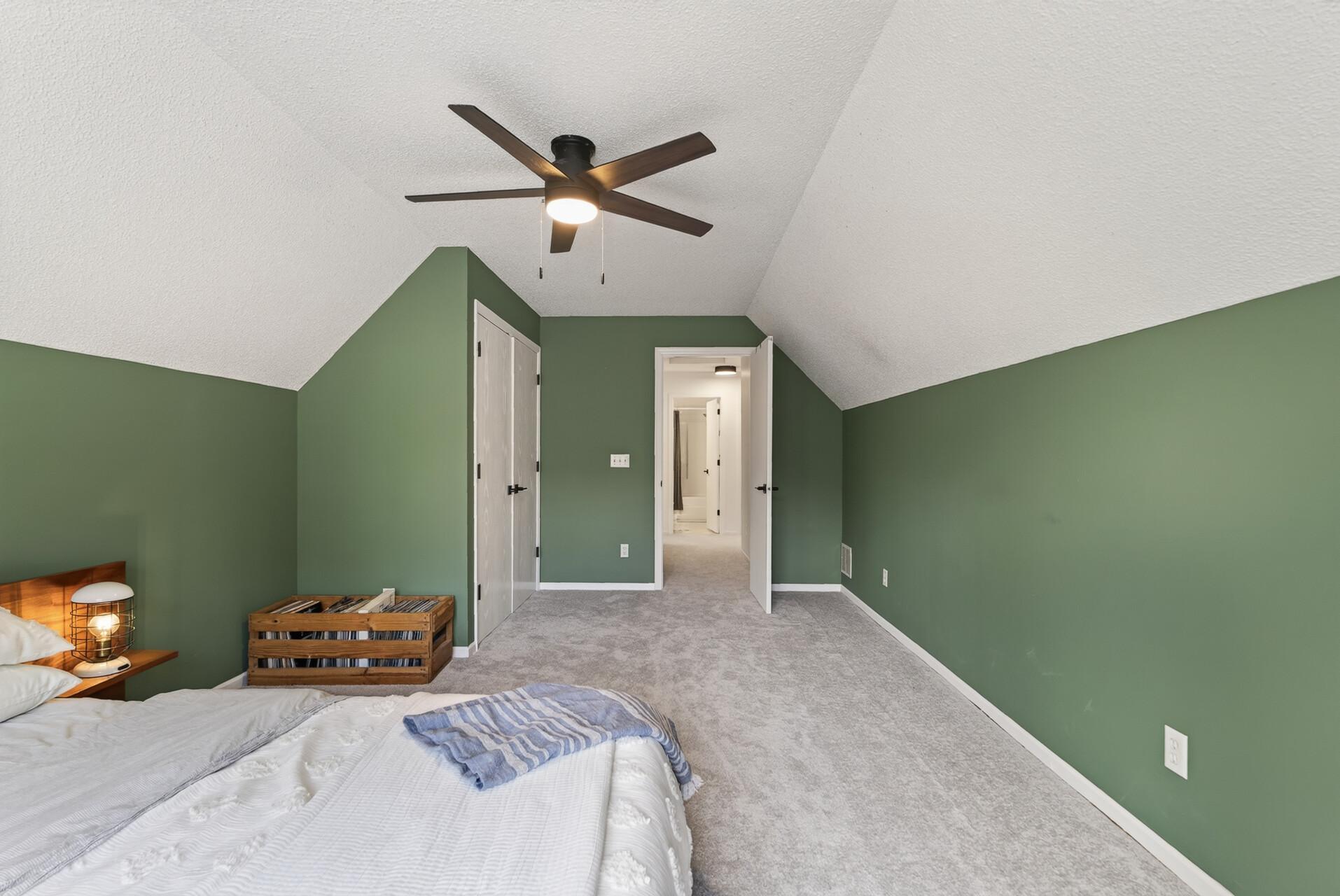 413 Nathan Lane N Property Photo 15