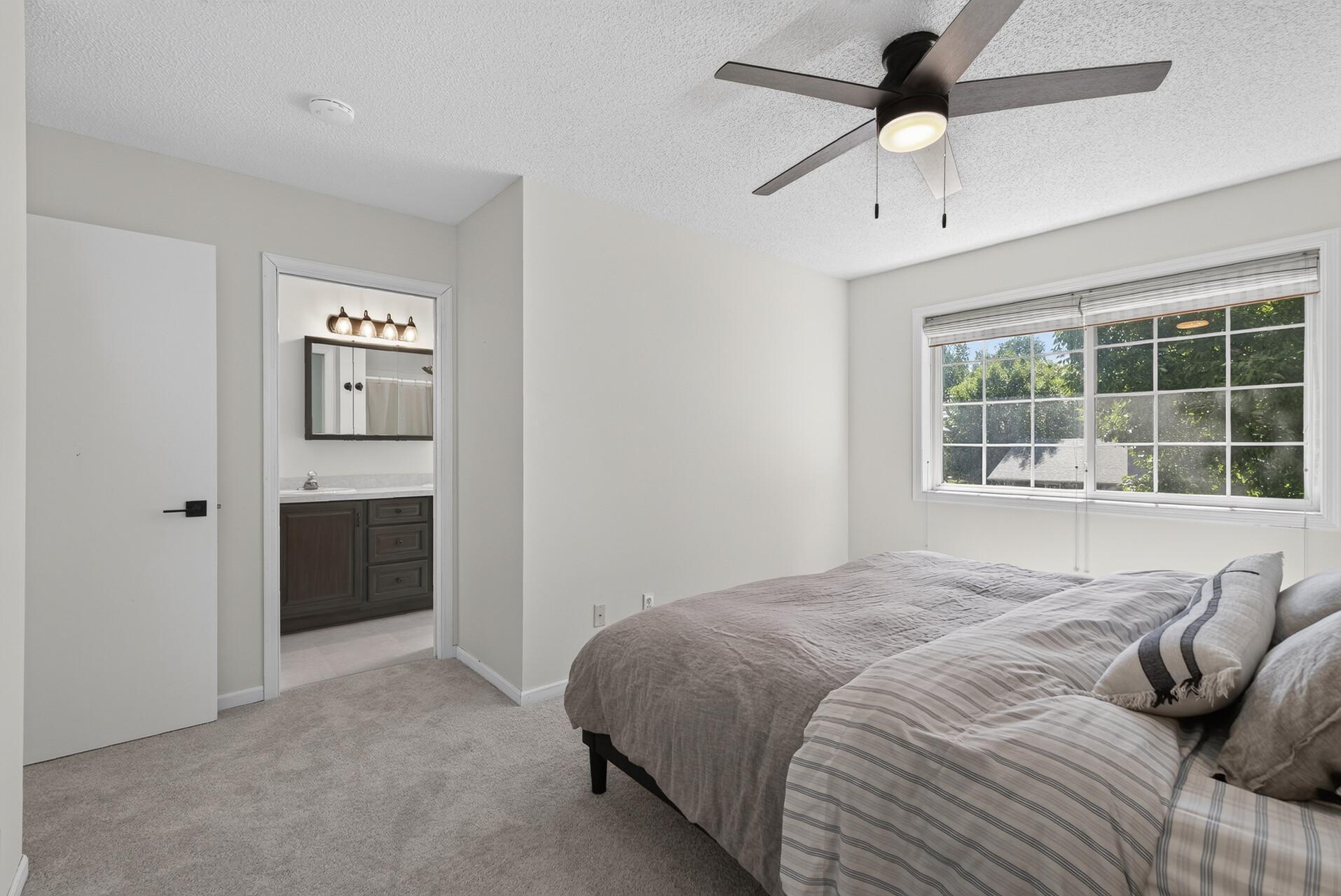 413 Nathan Lane N Property Photo 17