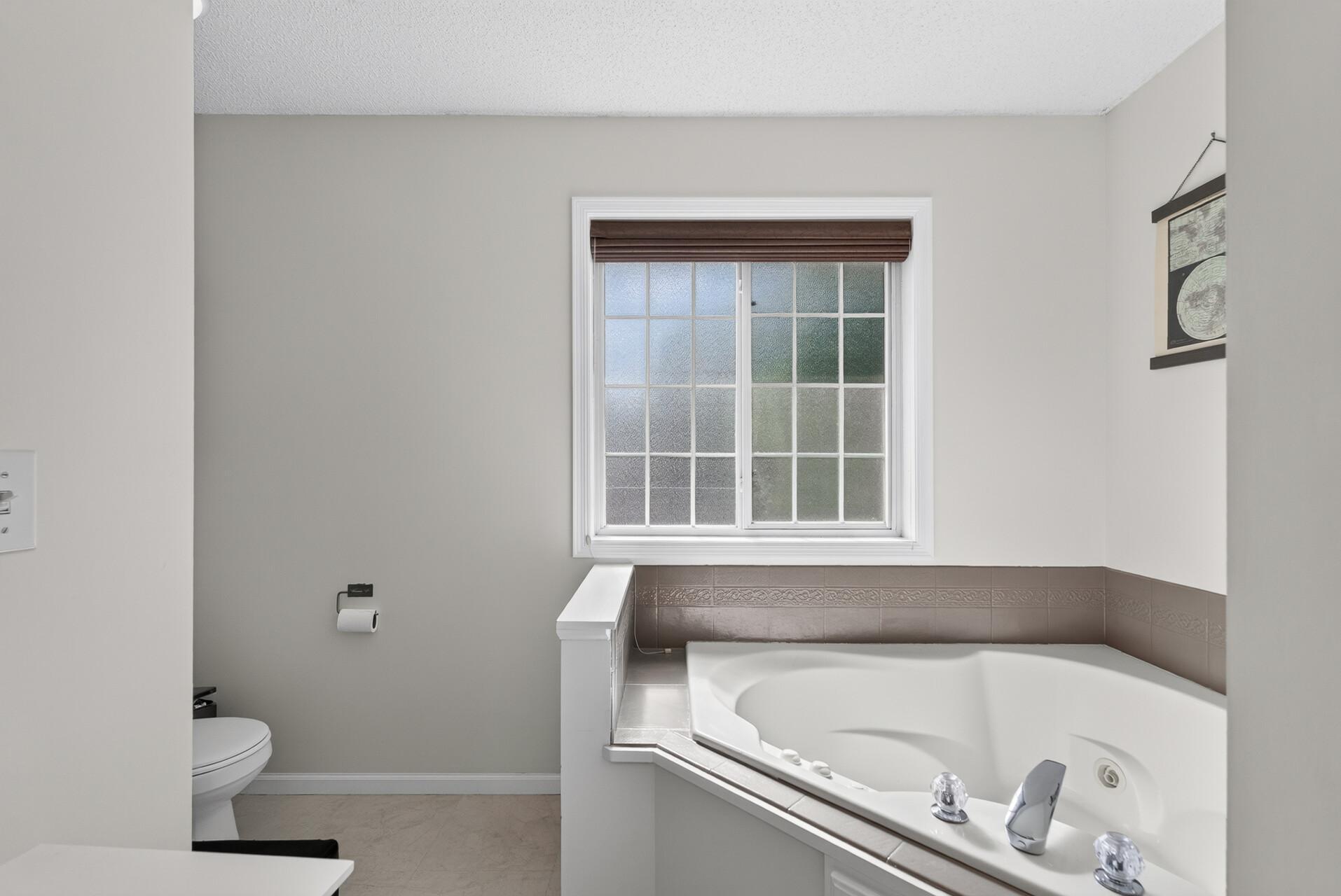 413 Nathan Lane N Property Photo 19