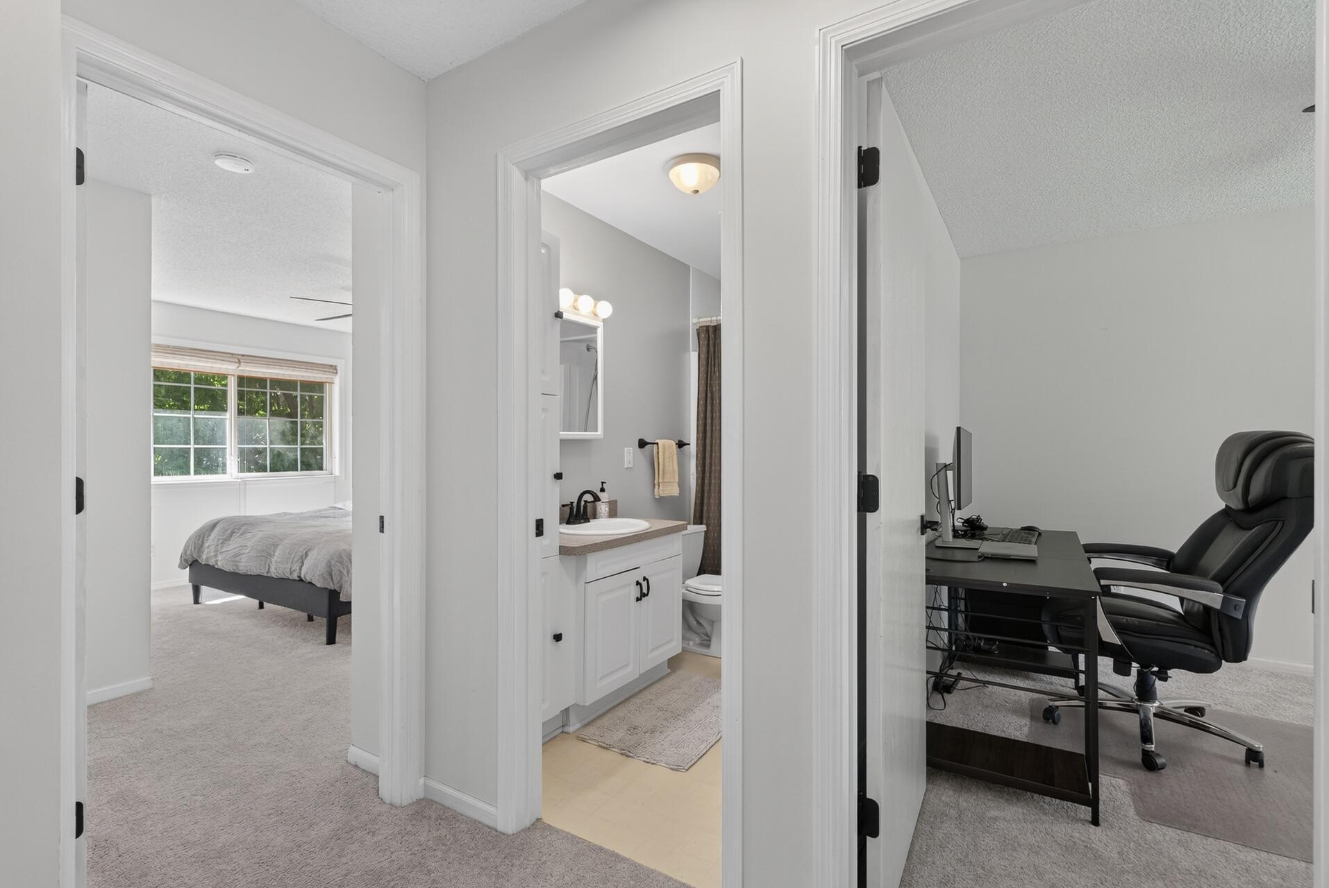 413 Nathan Lane N Property Photo 23