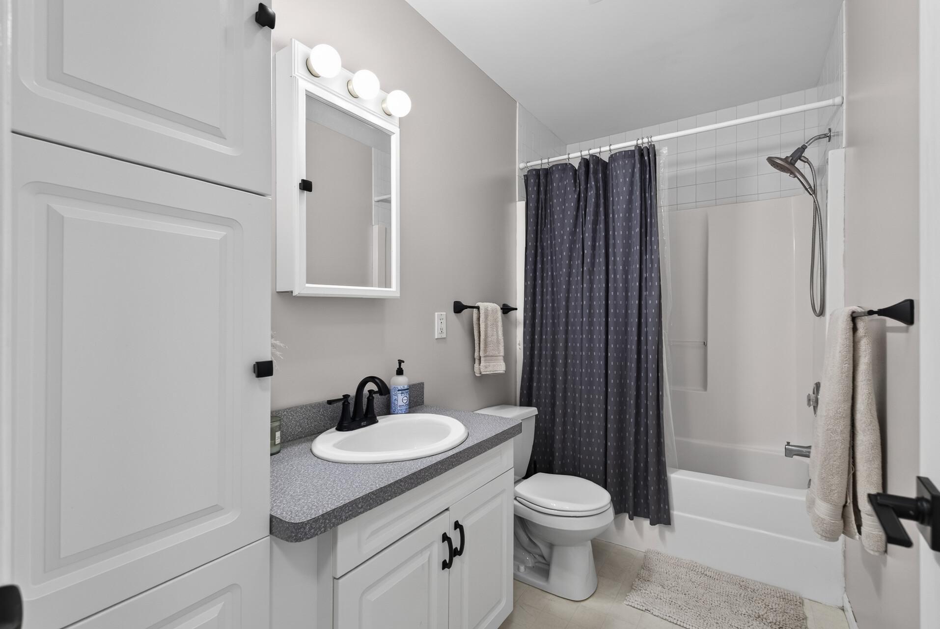 413 Nathan Lane N Property Photo 24