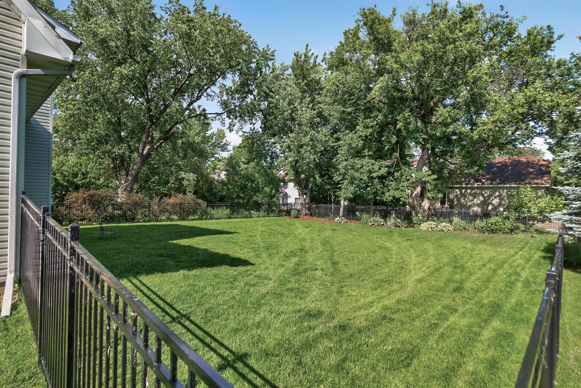 413 Nathan Lane N Property Photo 29