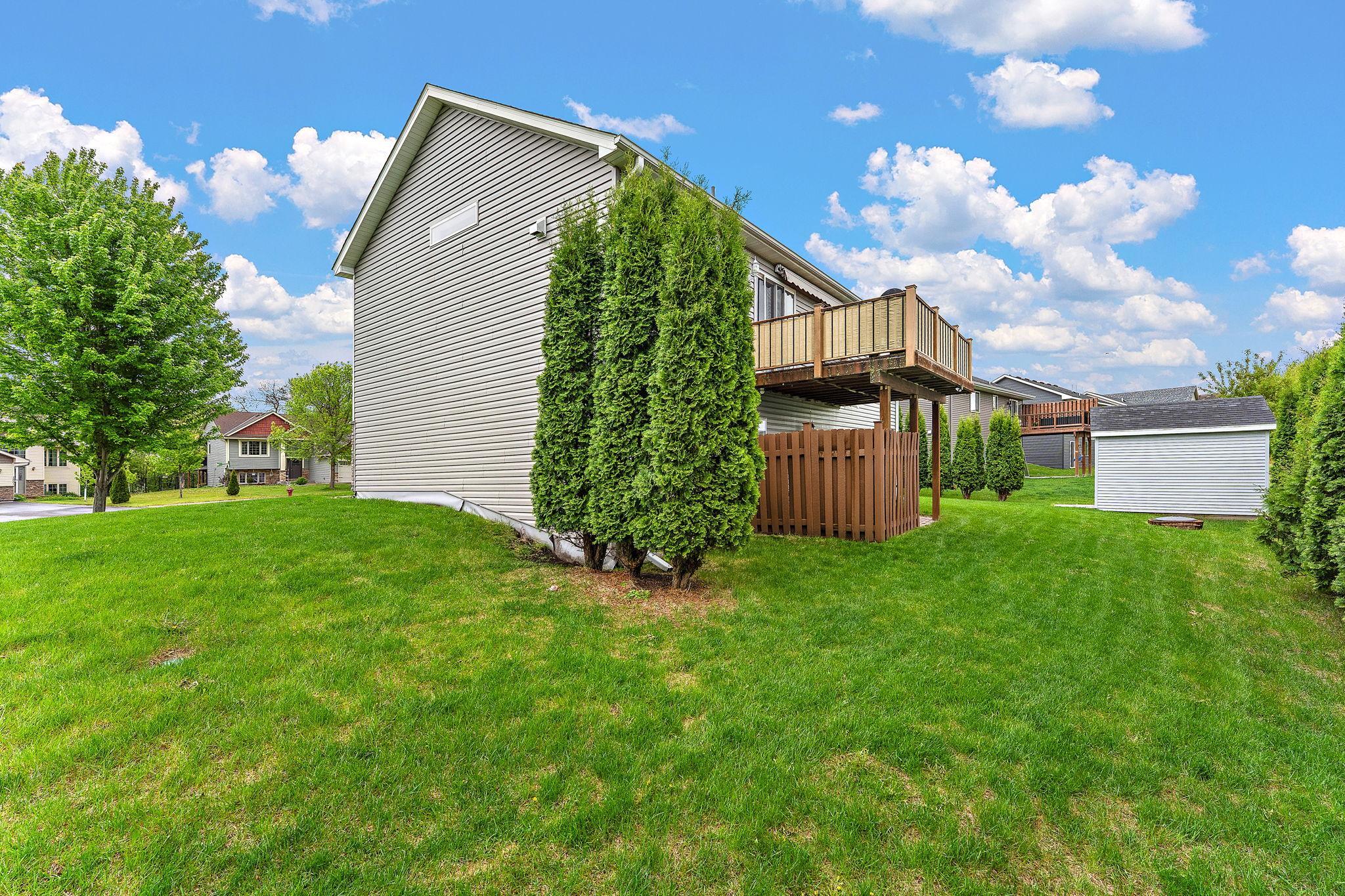 12012 Mayview Curve Property Photo 2