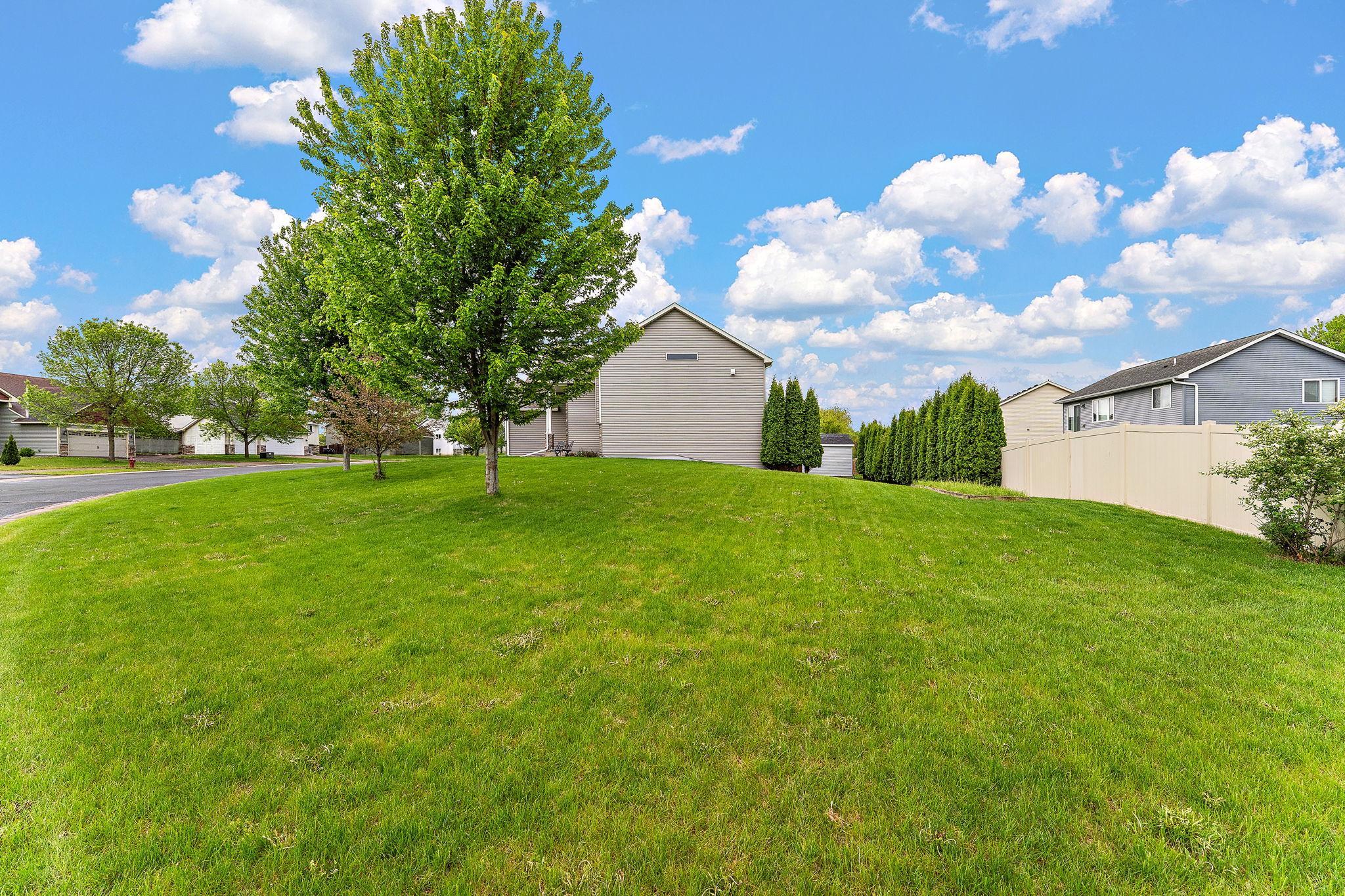 12012 Mayview Curve Property Photo 3