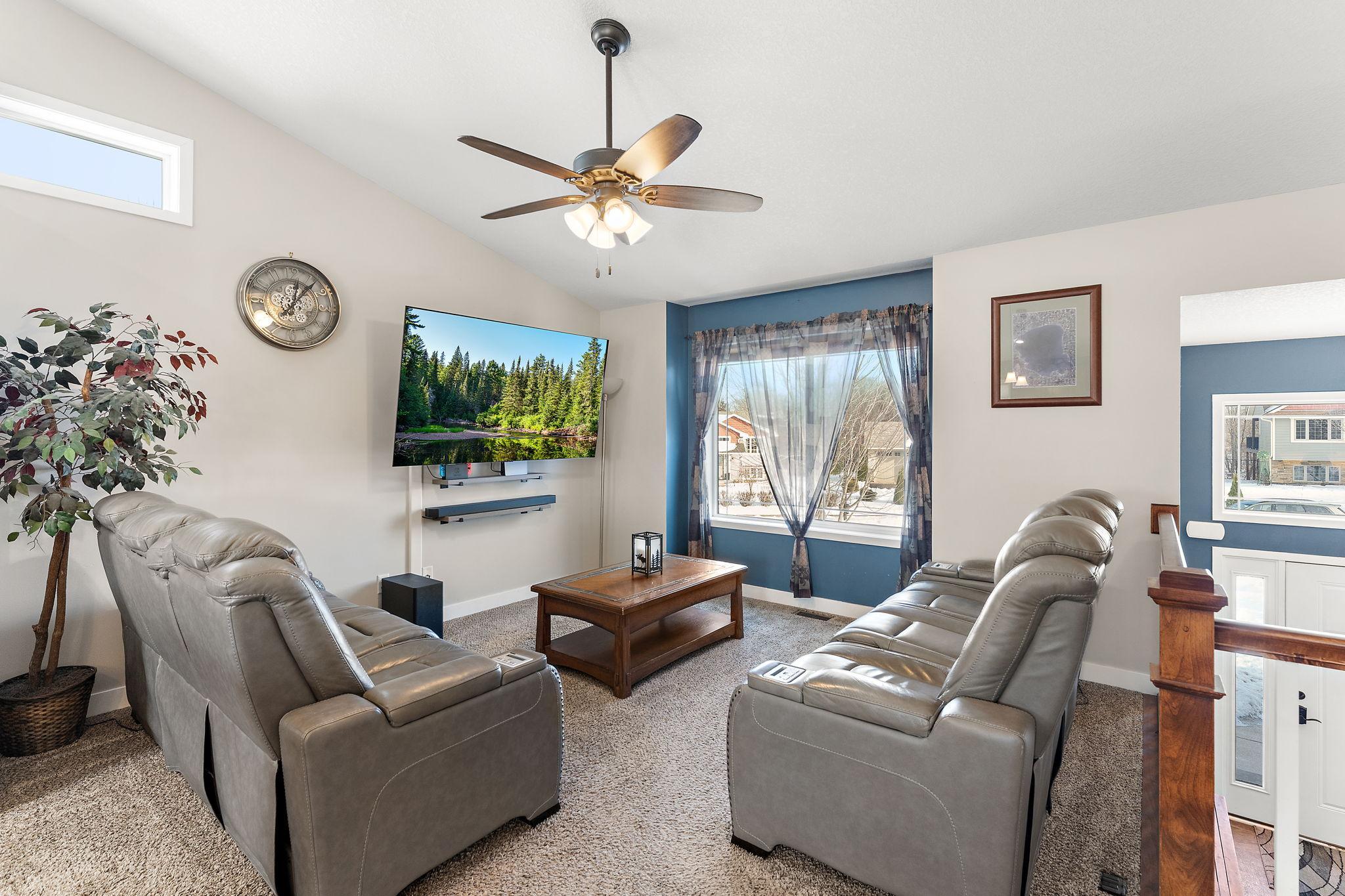 12012 Mayview Curve Property Photo 15