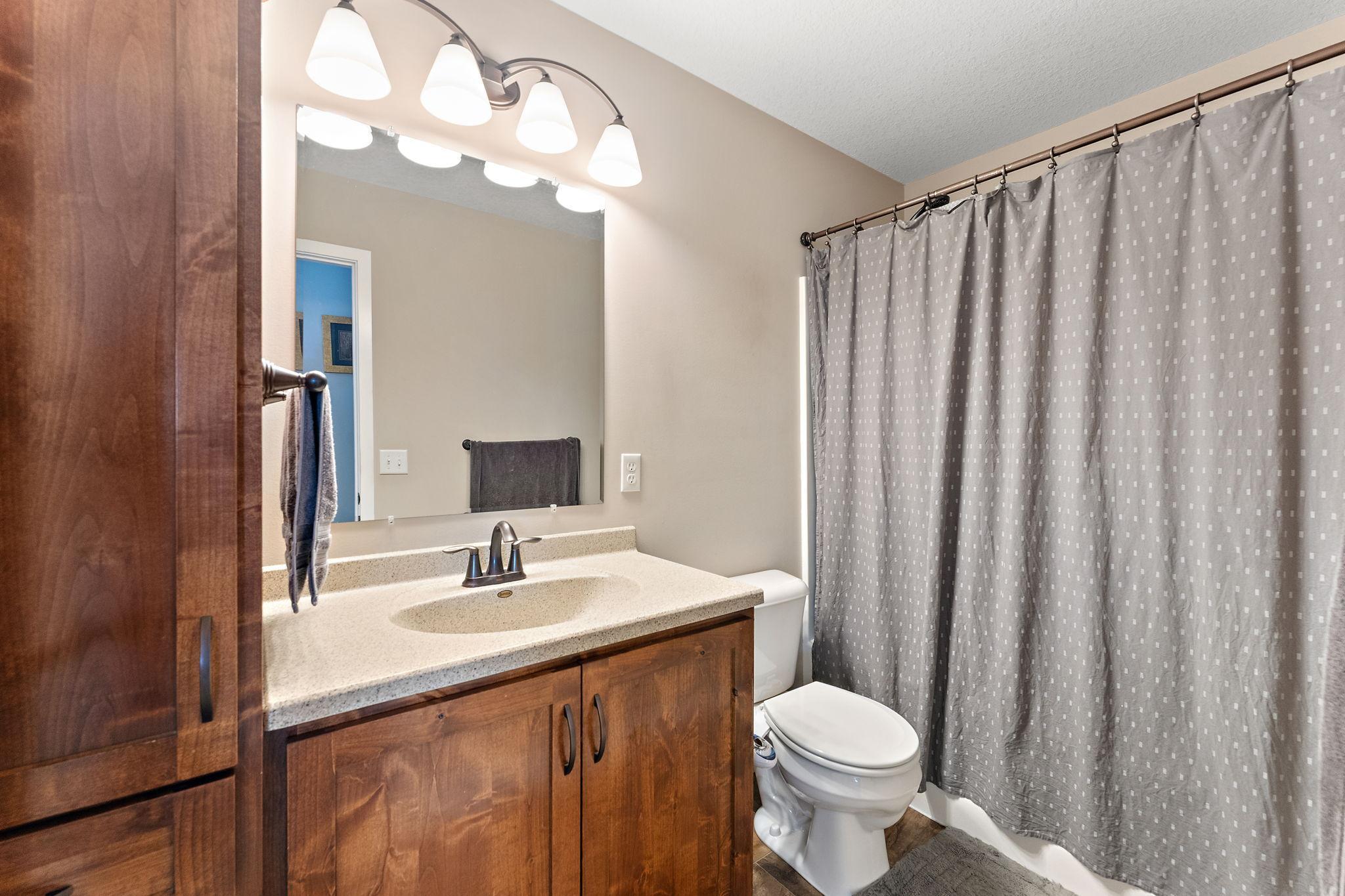 12012 Mayview Curve Property Photo 16
