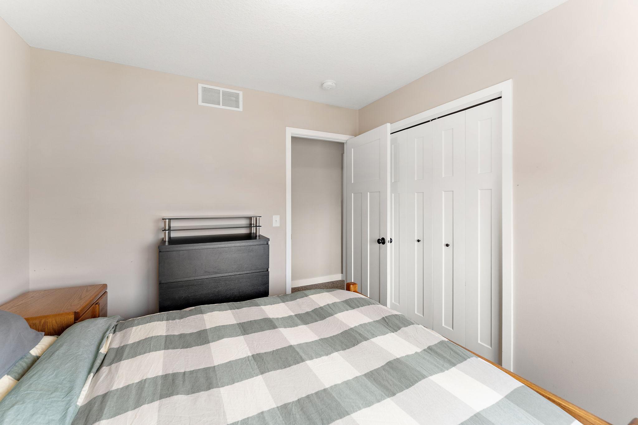 12012 Mayview Curve Property Photo 21