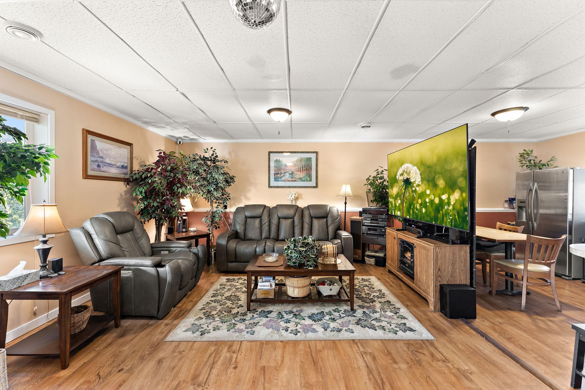 12012 Mayview Curve Property Photo 24