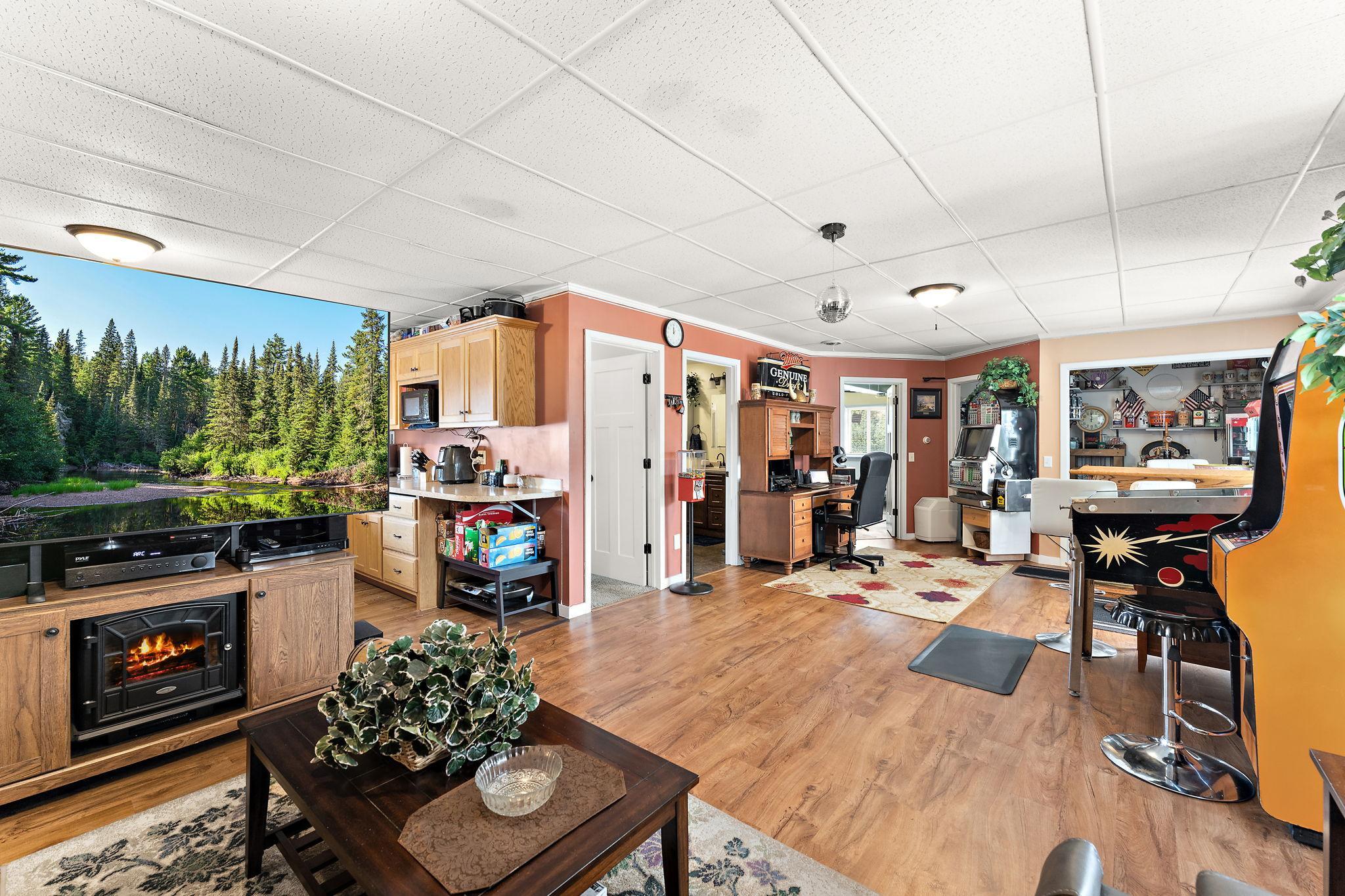 12012 Mayview Curve Property Photo 25