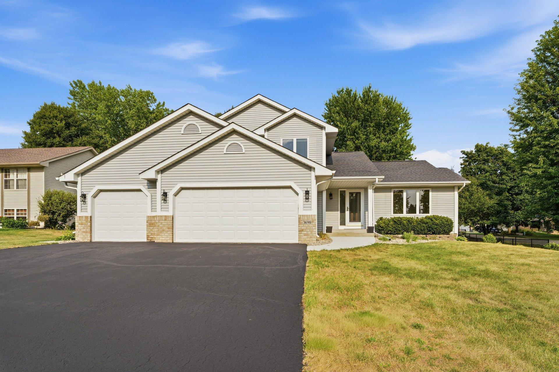 3698 Willbrook Court Property Photo 1