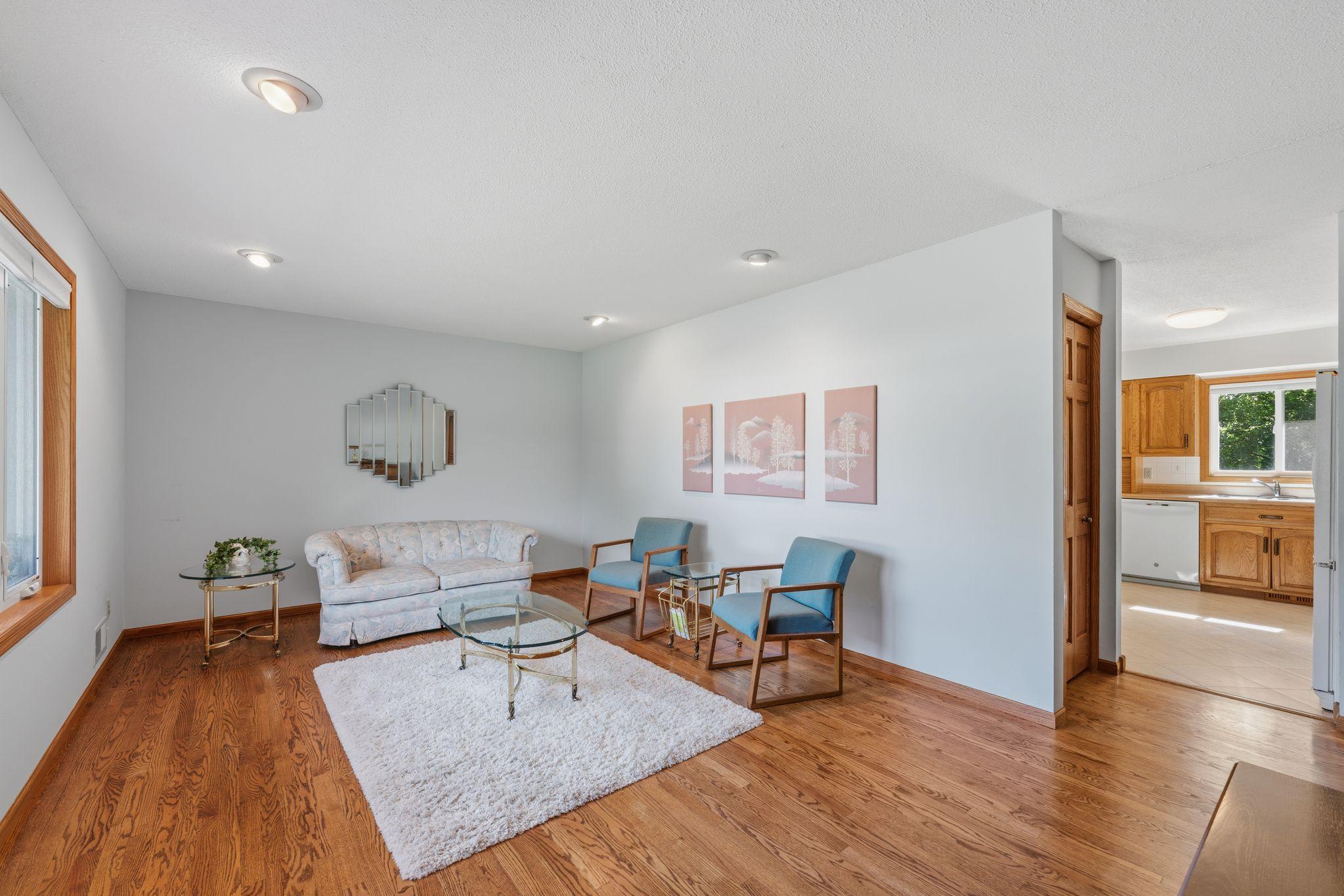 3840 Riverton Avenue Property Photo 6