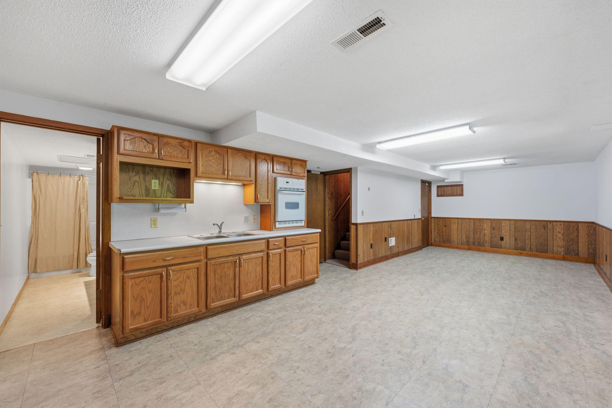 3840 Riverton Avenue Property Photo 22