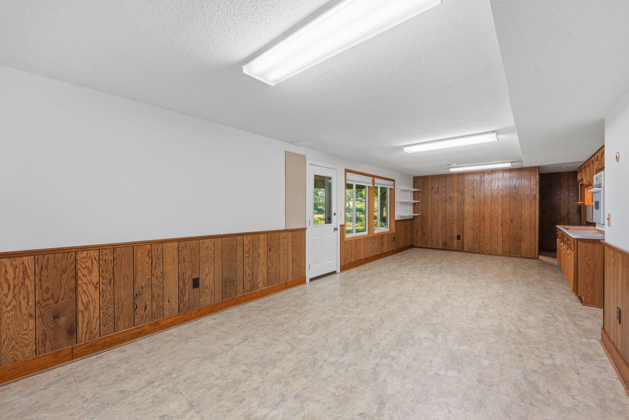 3840 Riverton Avenue Property Photo 24