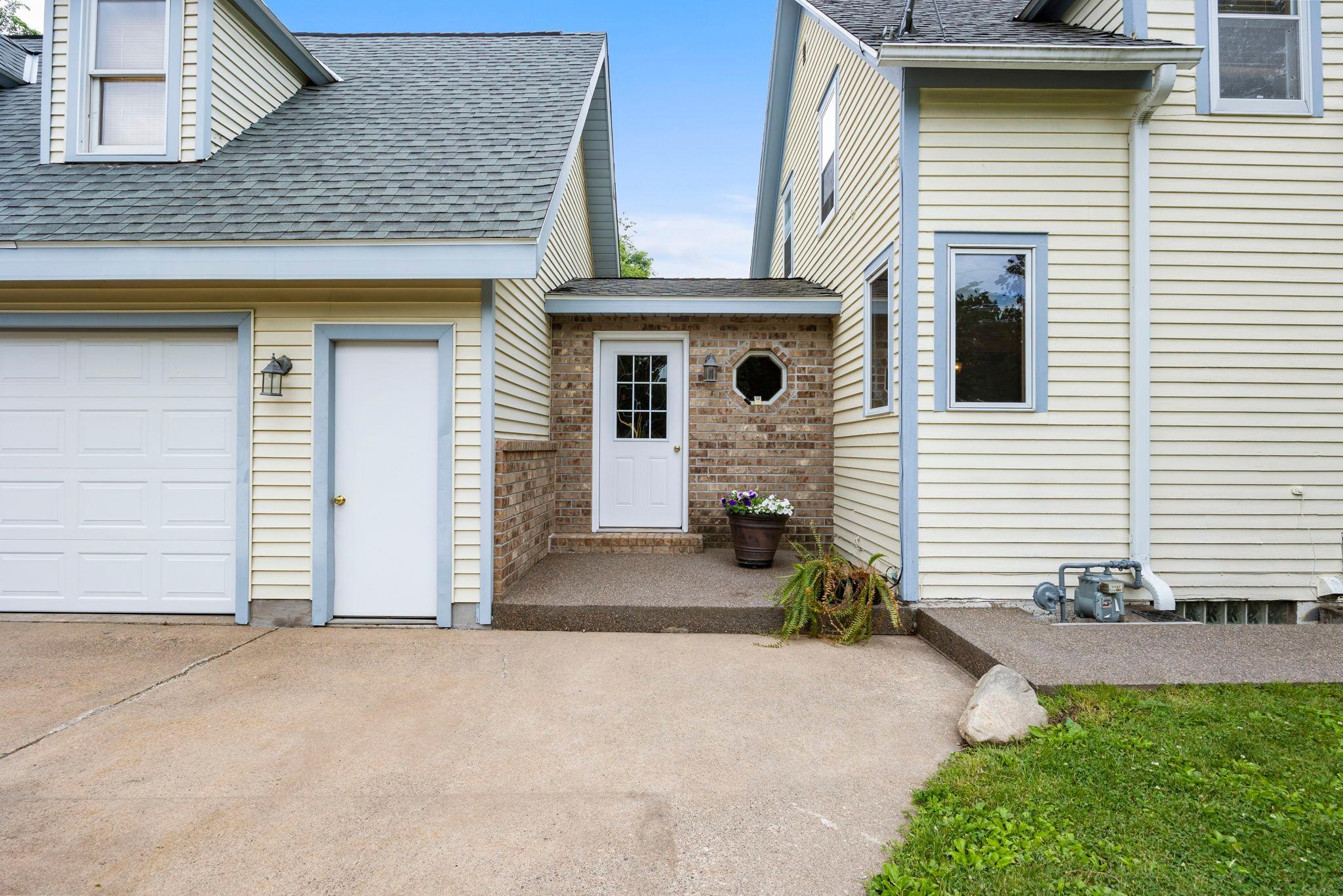 601 3rd Avenue Property Photo 13