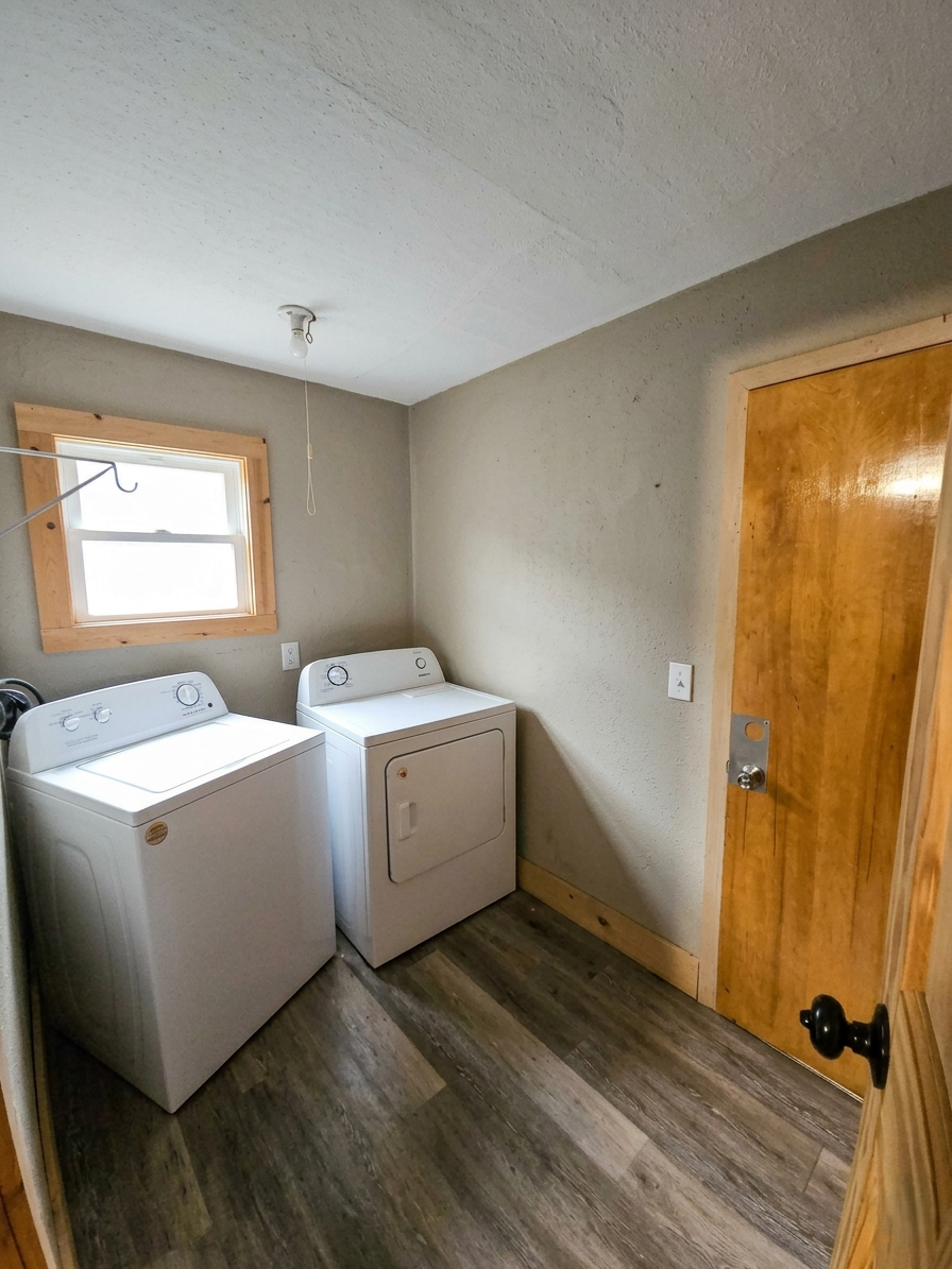 1020 Rosewood Street Property Photo 8