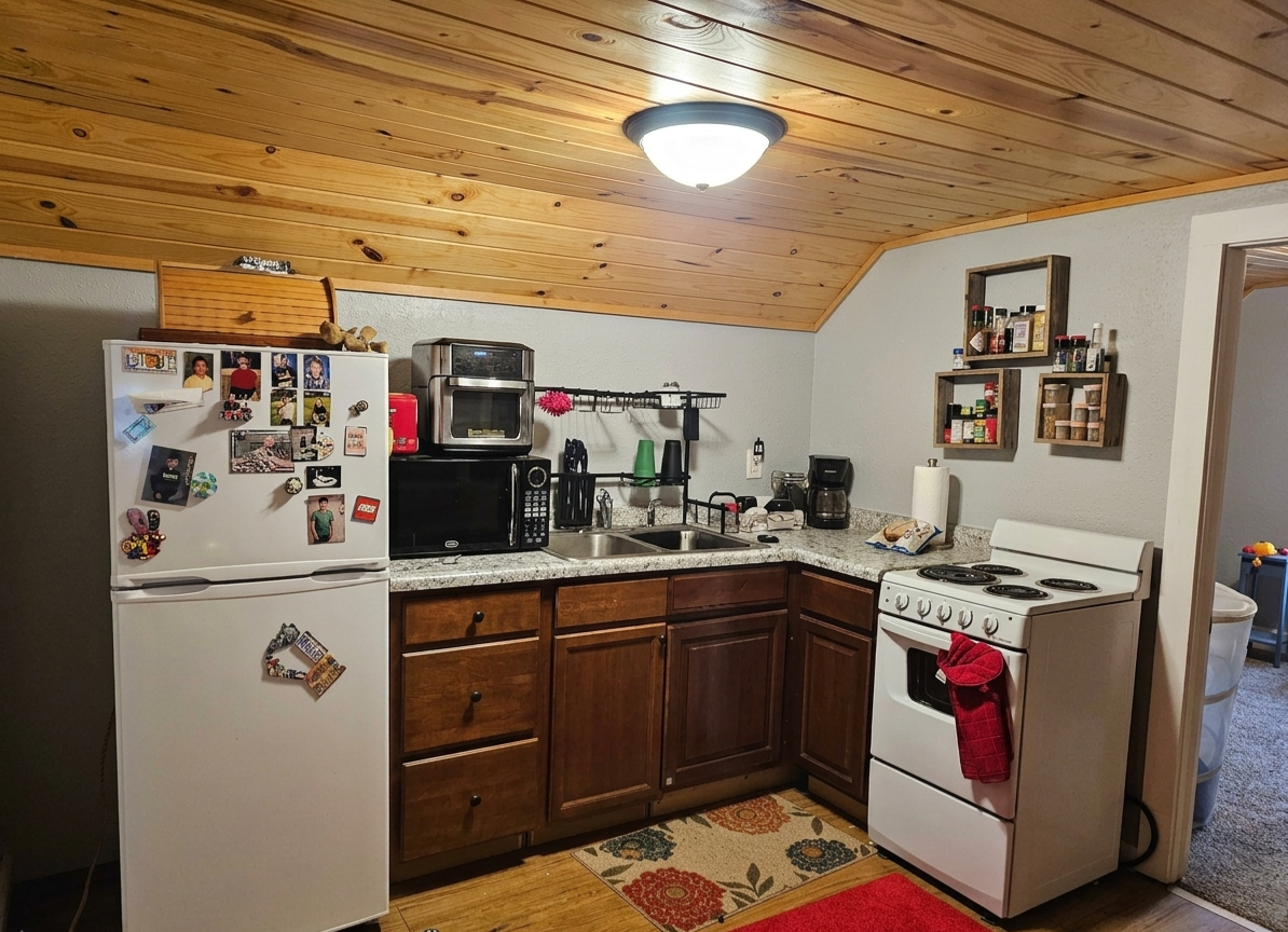 1020 Rosewood Street Property Photo 10
