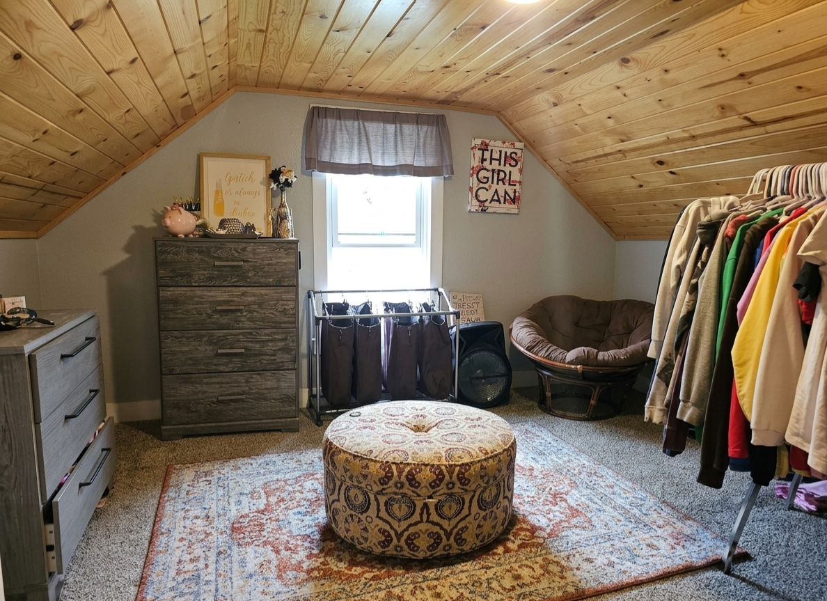 1020 Rosewood Street Property Photo 14