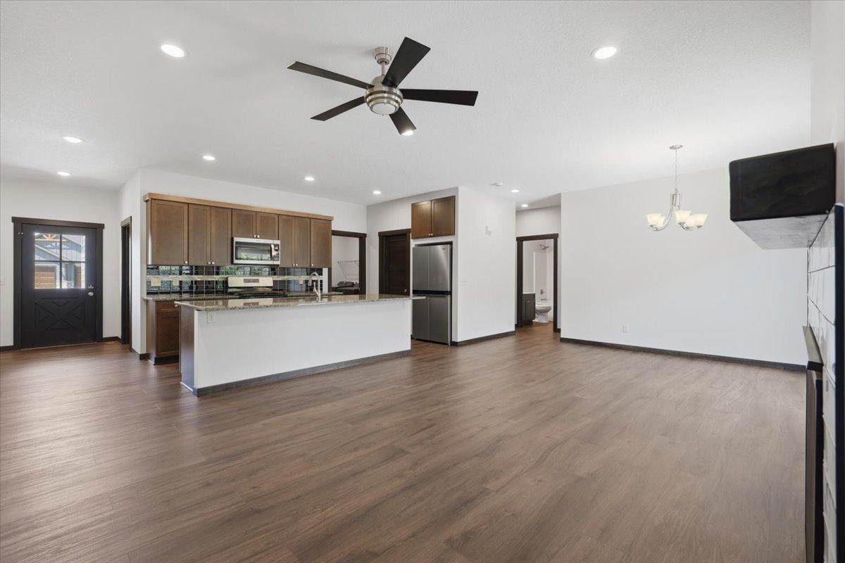 482 Westwood Property Photo 8