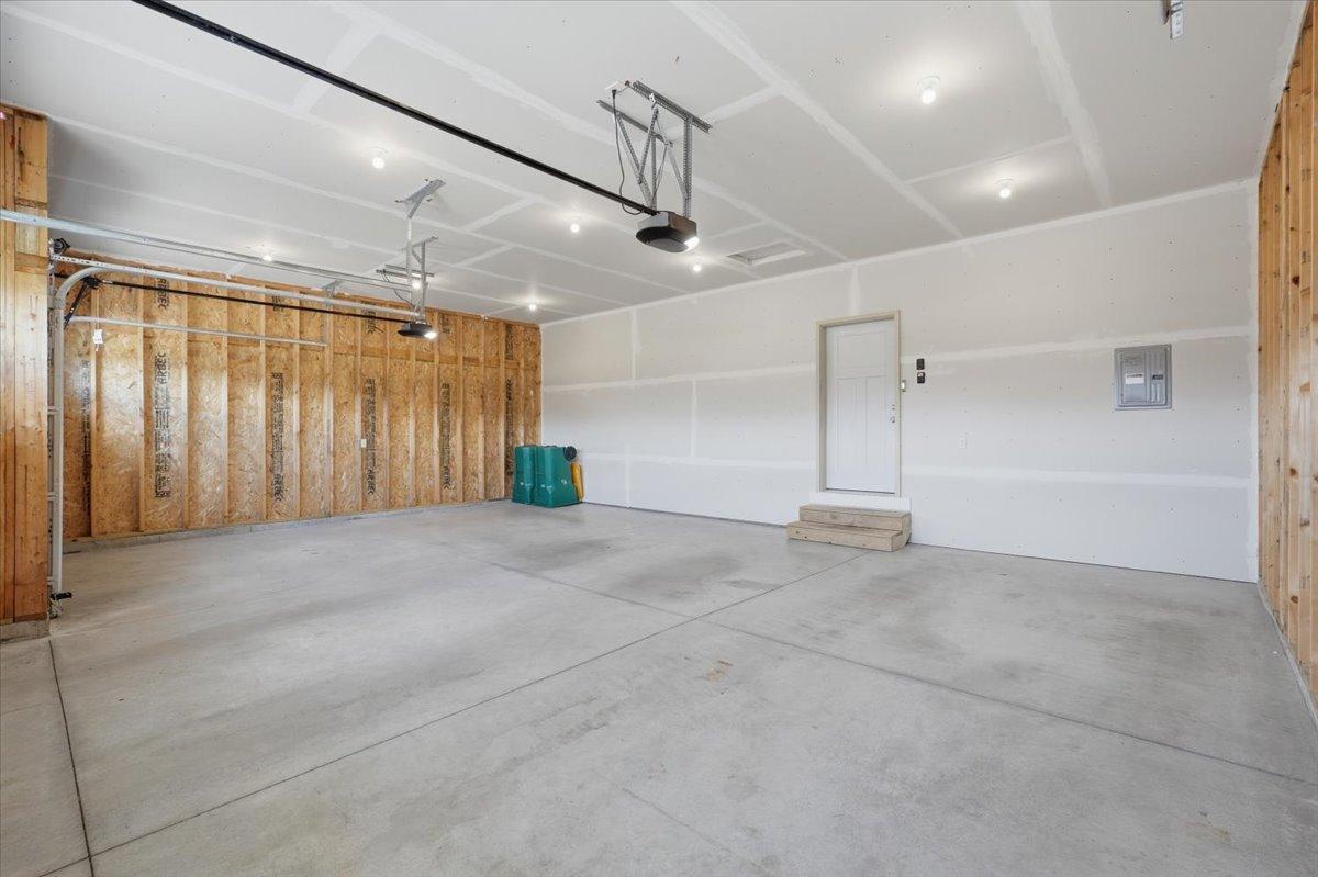 482 Westwood Property Photo 28