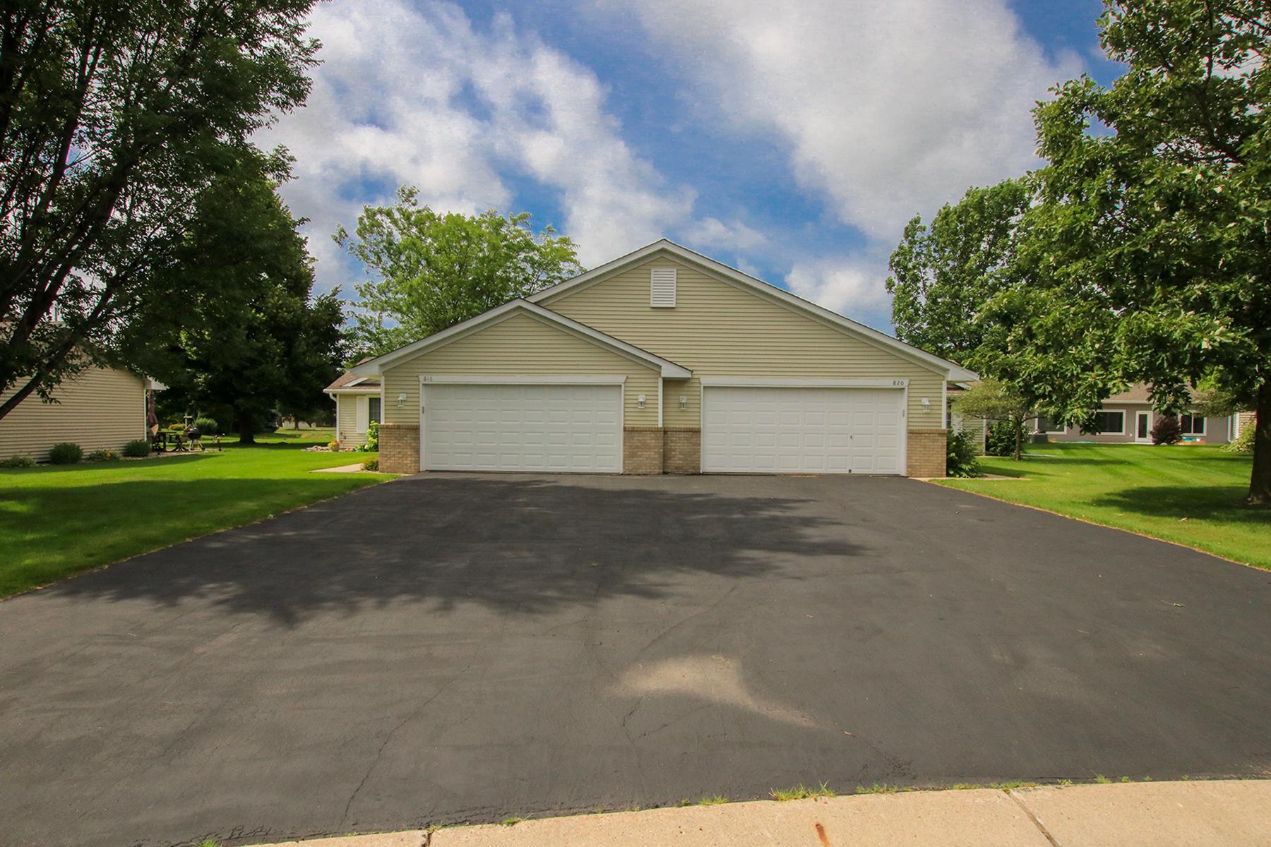 820 Greensview Court Nw Property Photo 1