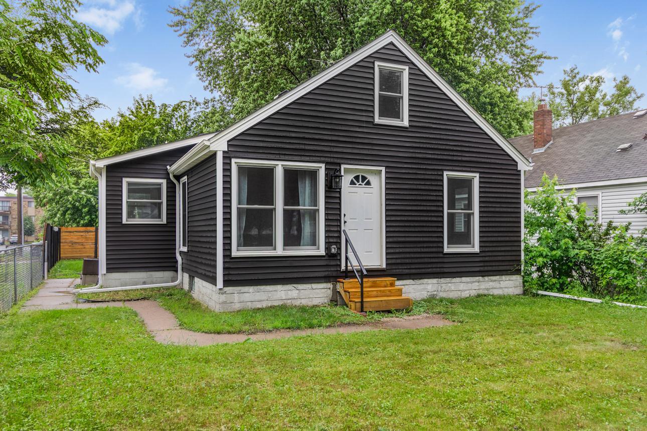 87 Wheelock Parkway W