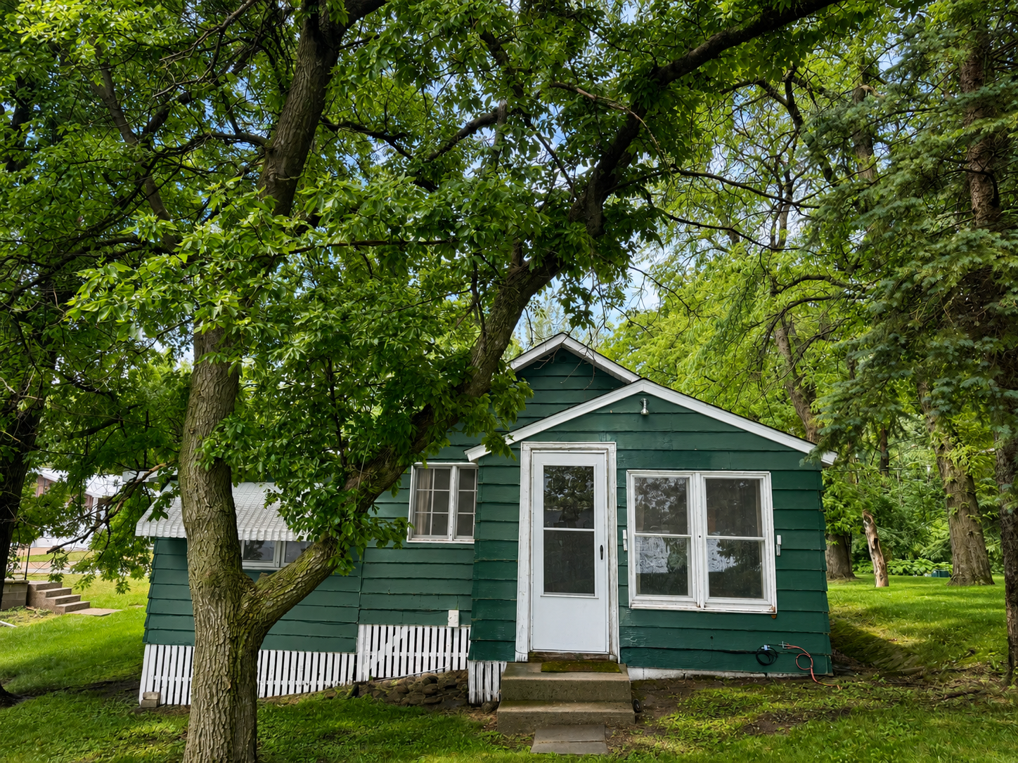 21 N Beaver Lake Road Property Photo 1