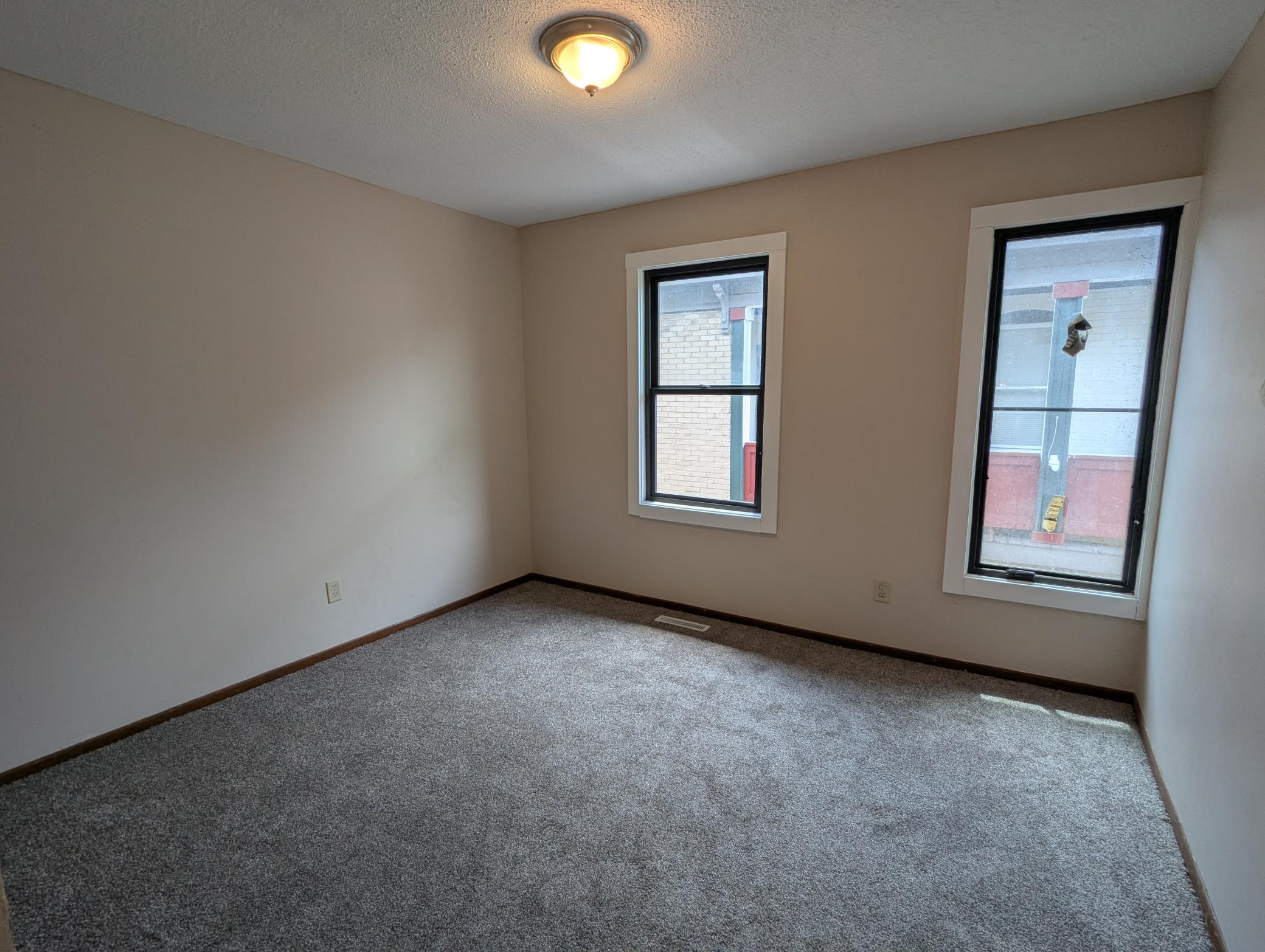 2106 Elliot Avenue Property Photo 37