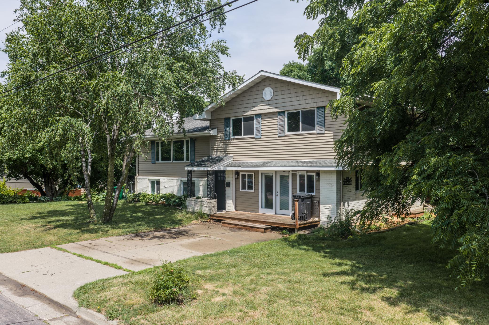 4858 Irving Avenue S Property Photo 3