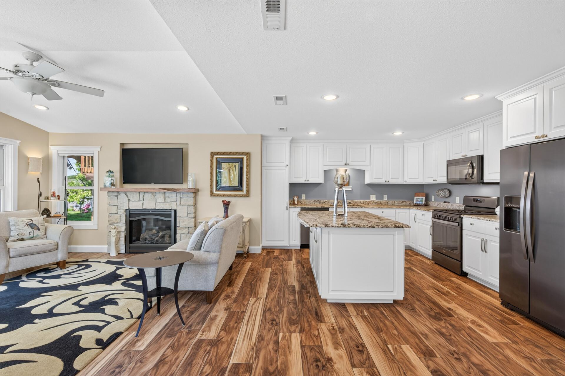 2790 S Shore Drive Property Photo 9