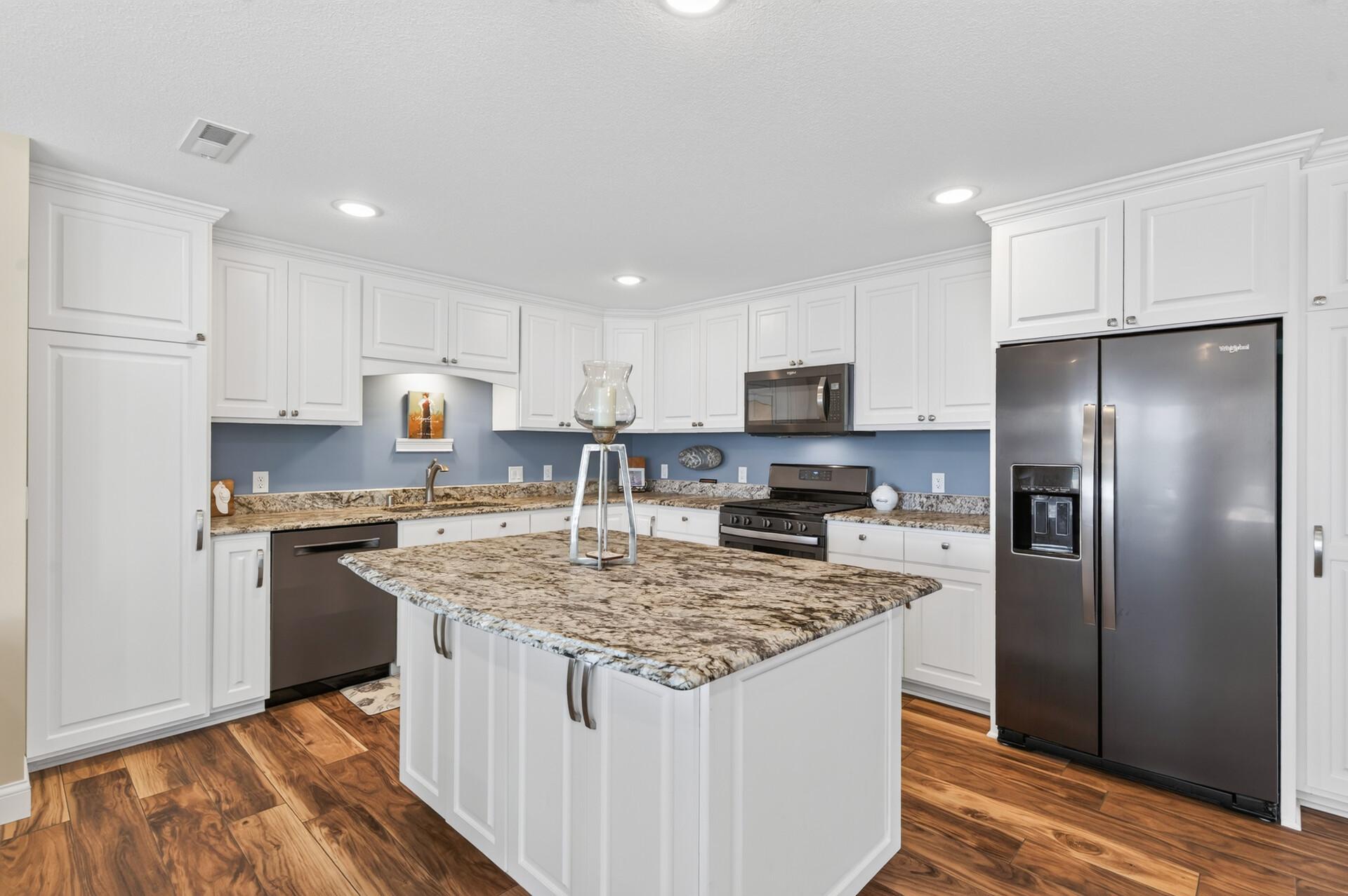 2790 S Shore Drive Property Photo 10