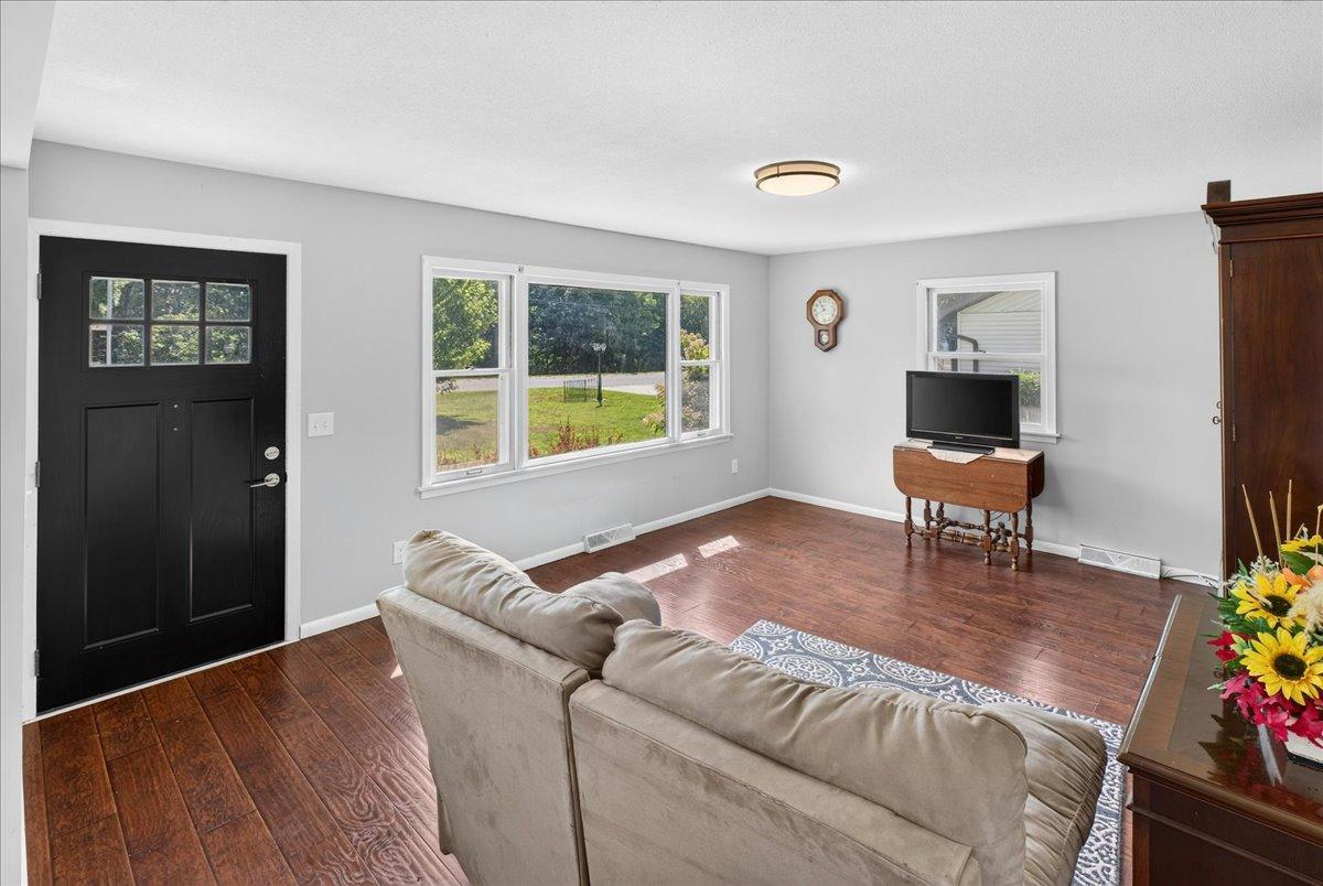 855 Spring Street Property Photo 7