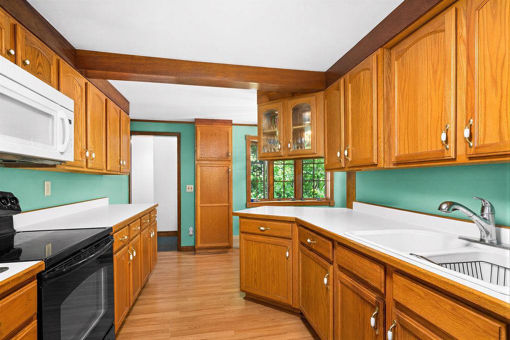 30149 E Shore Drive Property Photo 10