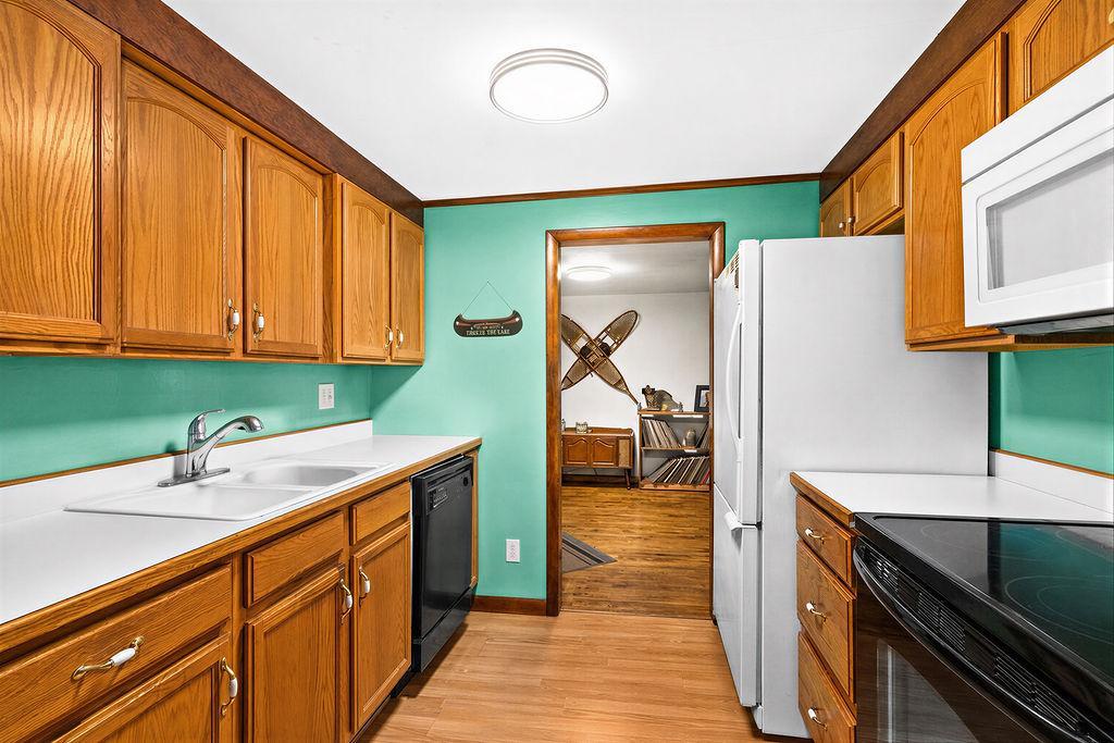 30149 E Shore Drive Property Photo 12