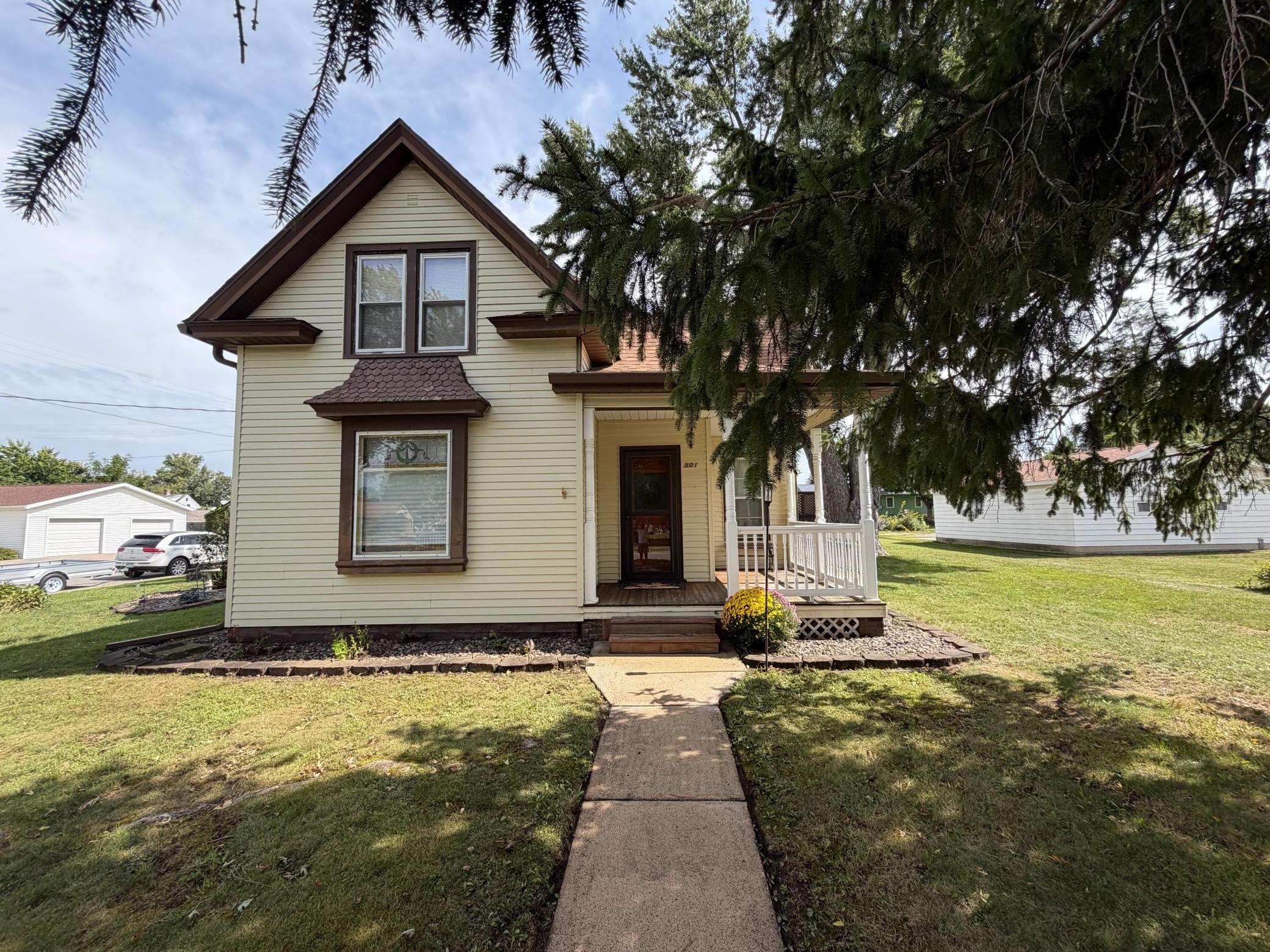 501 1st Avenue Se Property Photo 1