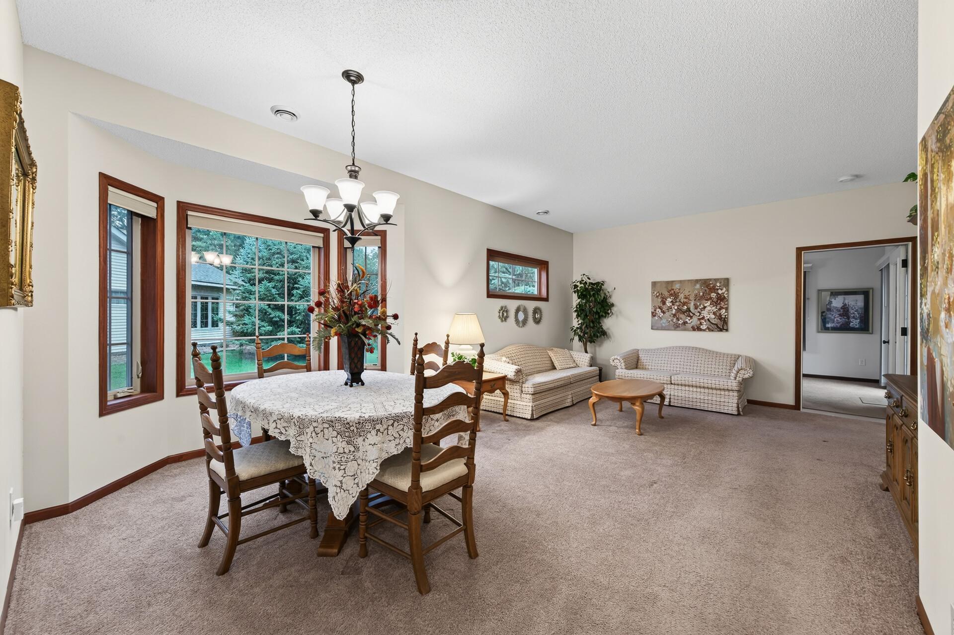 313 Summer Place E Property Photo 6