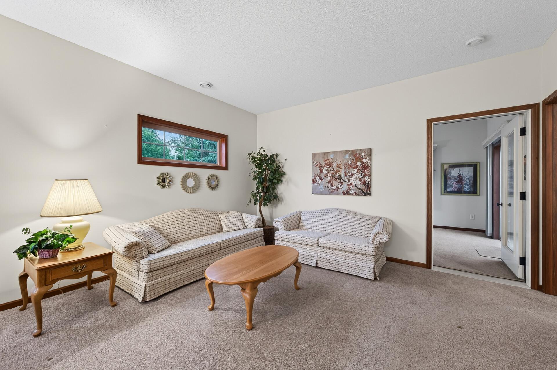 313 Summer Place E Property Photo 7