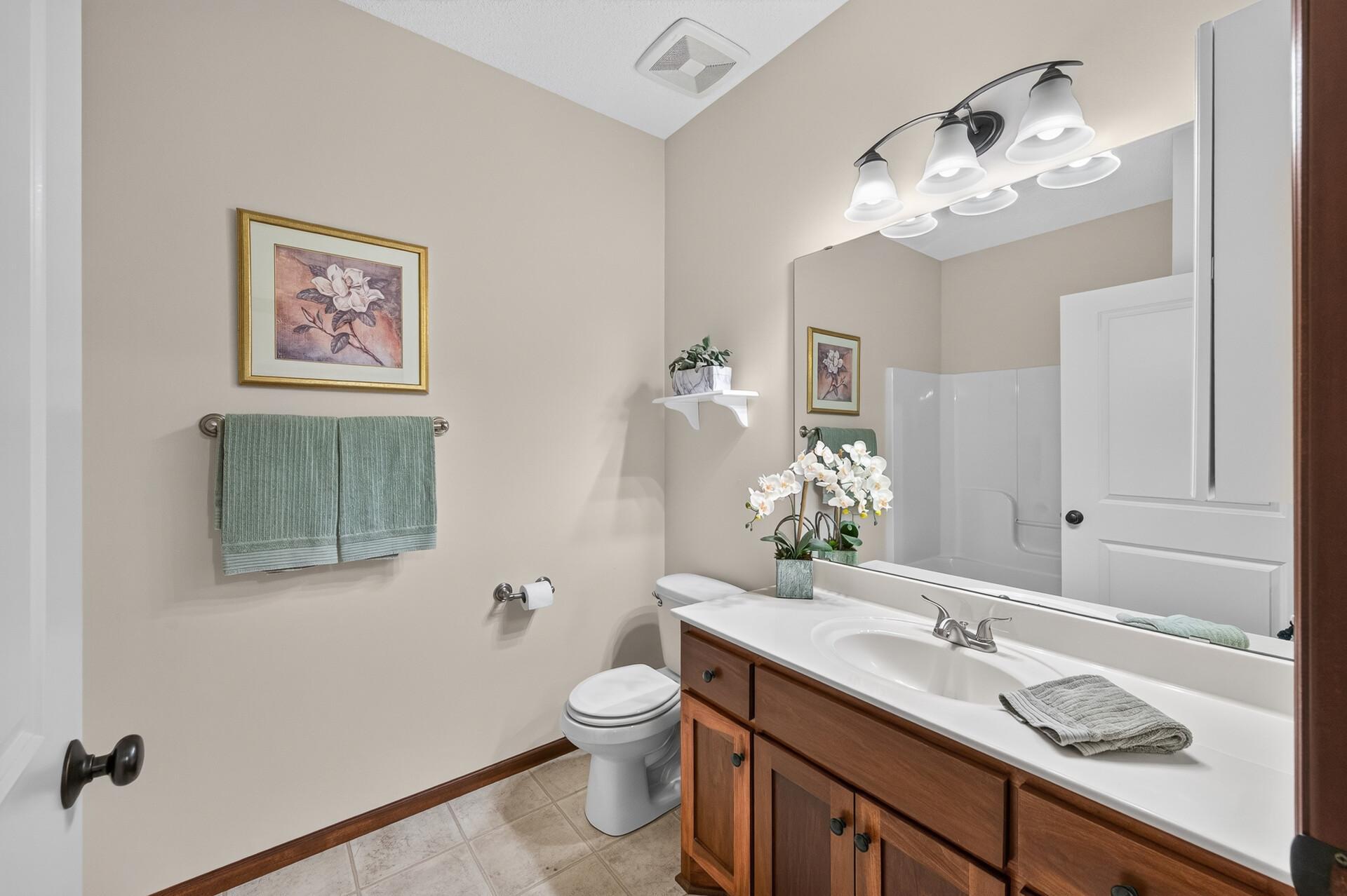 313 Summer Place E Property Photo 13