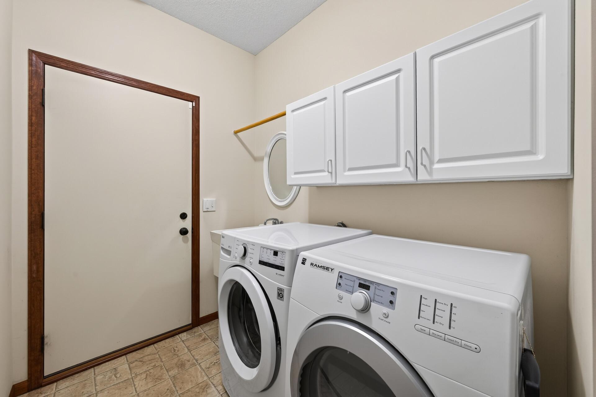 313 Summer Place E Property Photo 19