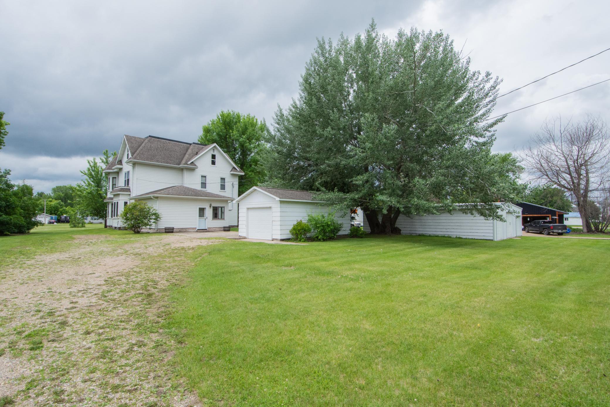 204 3rd Avenue E Property Photo 1
