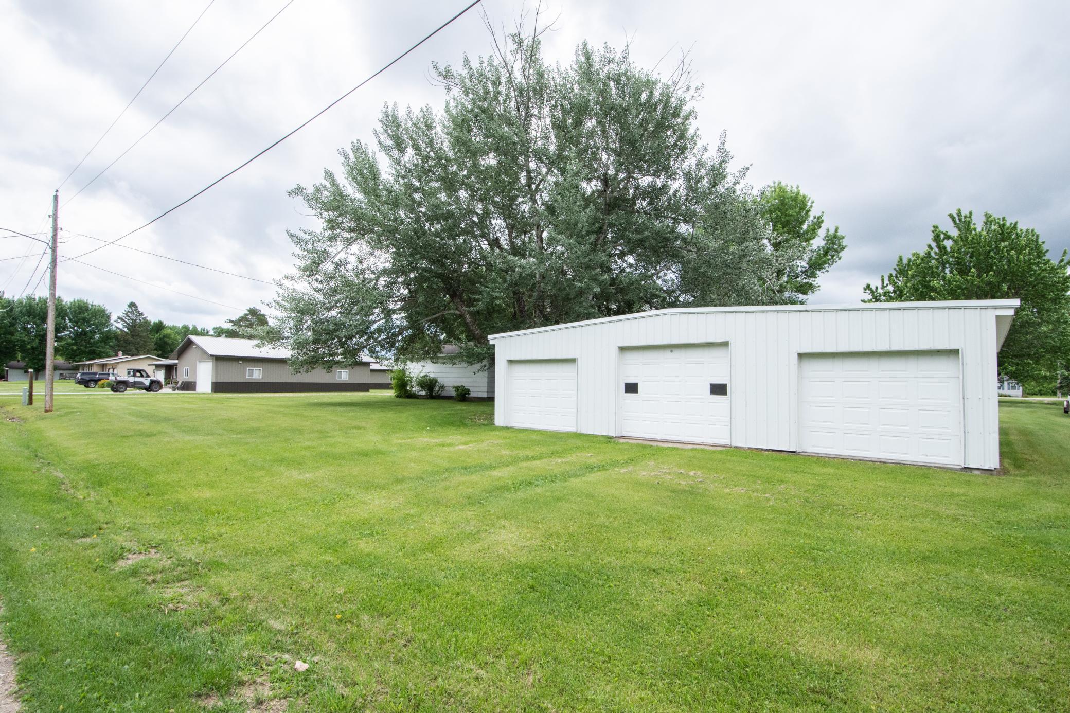 204 3rd Avenue E Property Photo 3
