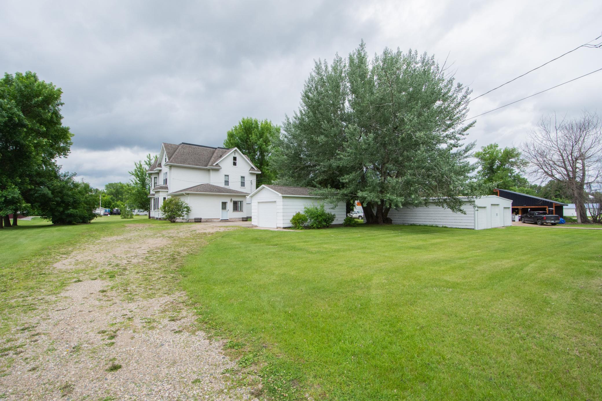 204 3rd Avenue E Property Photo 18