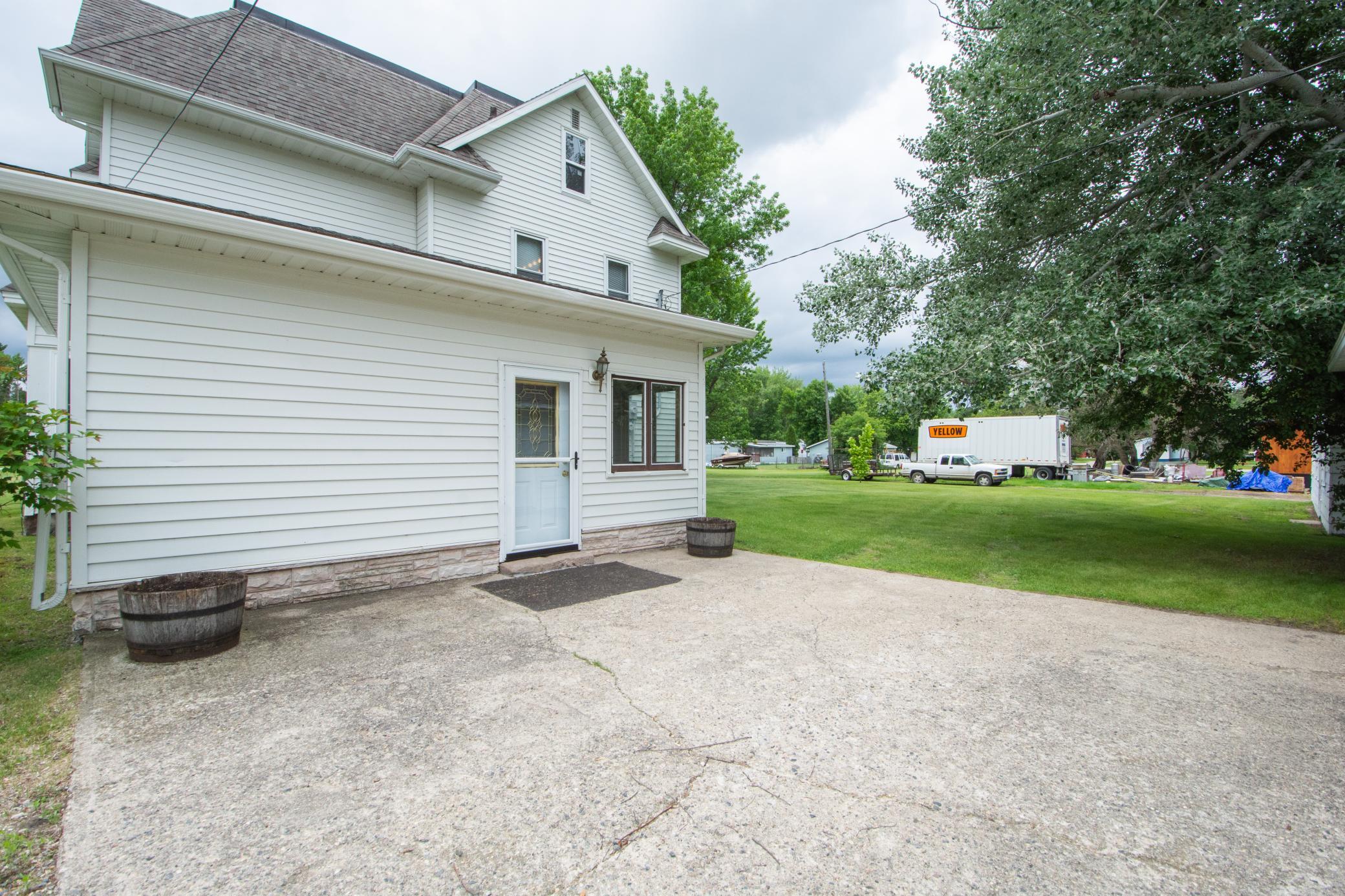 204 3rd Avenue E Property Photo 20