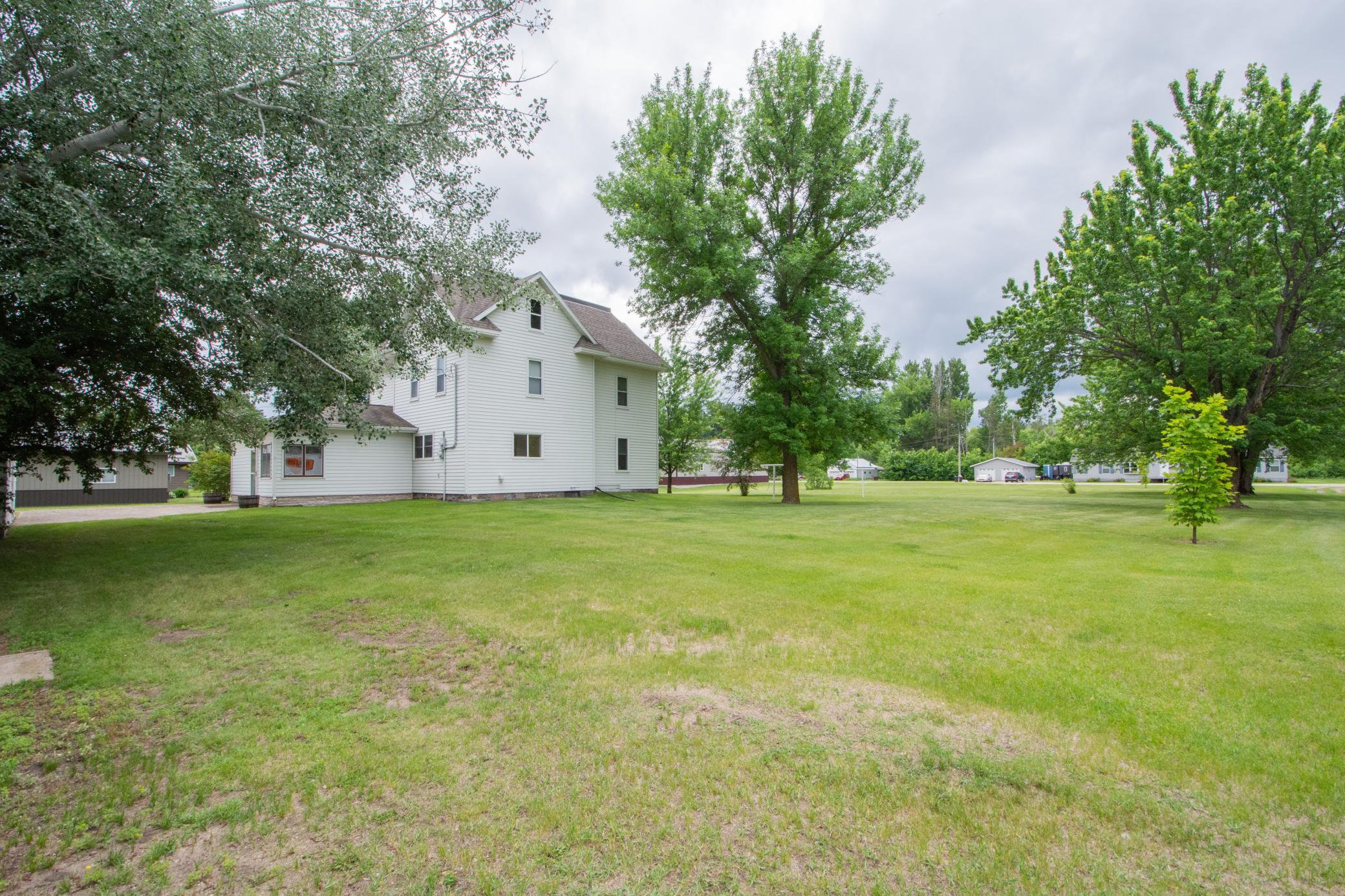 204 3rd Avenue E Property Photo 22