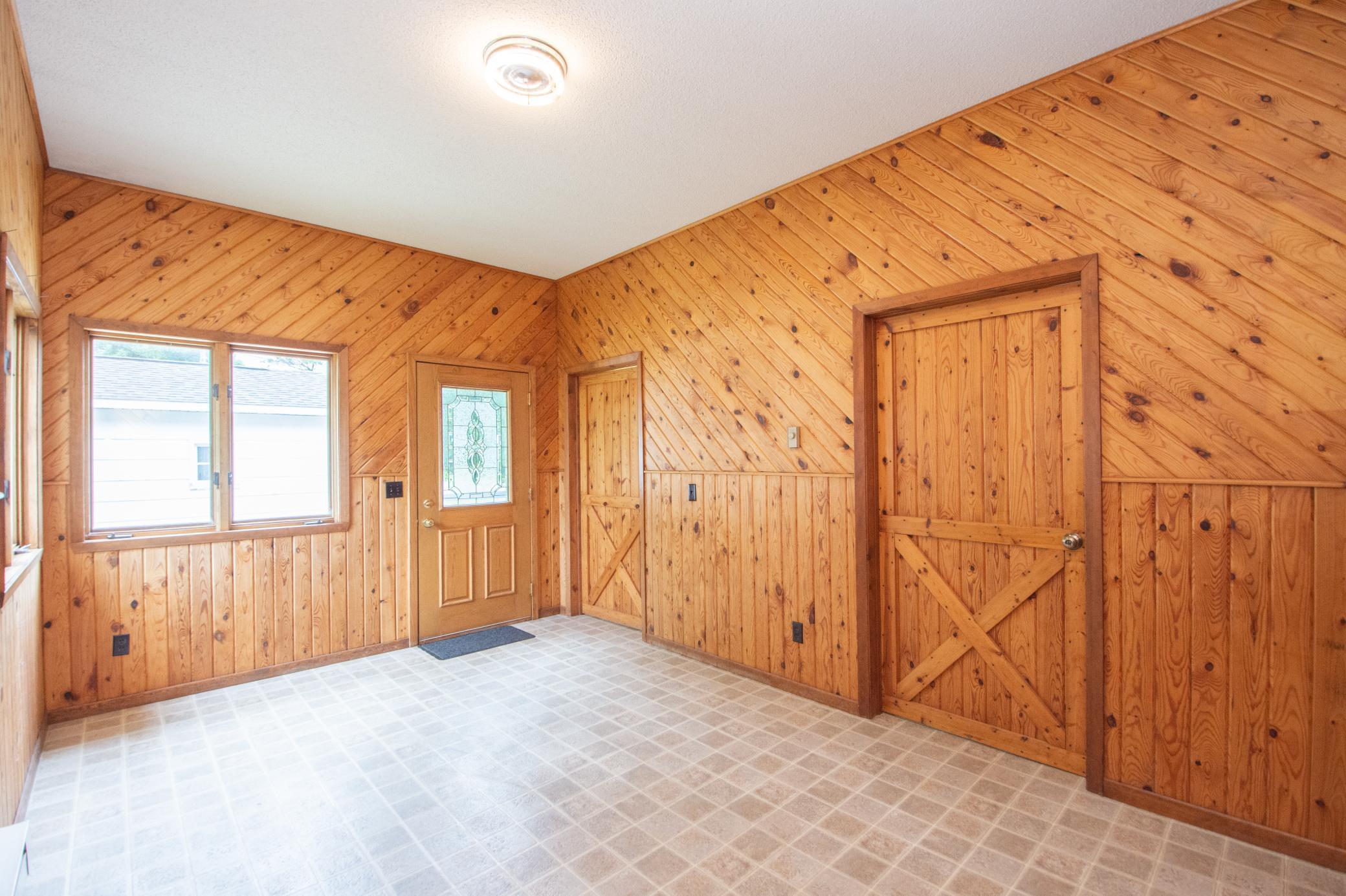 204 3rd Avenue E Property Photo 25