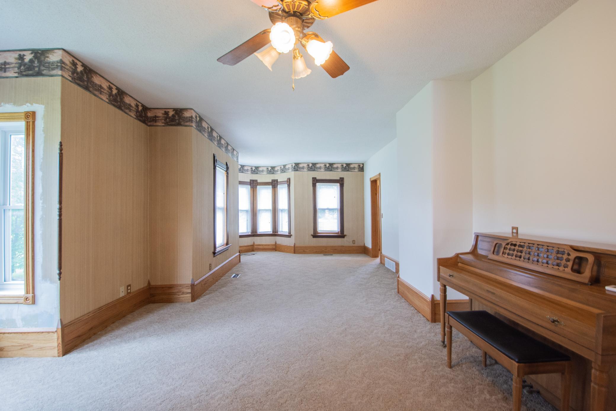 204 3rd Avenue E Property Photo 32
