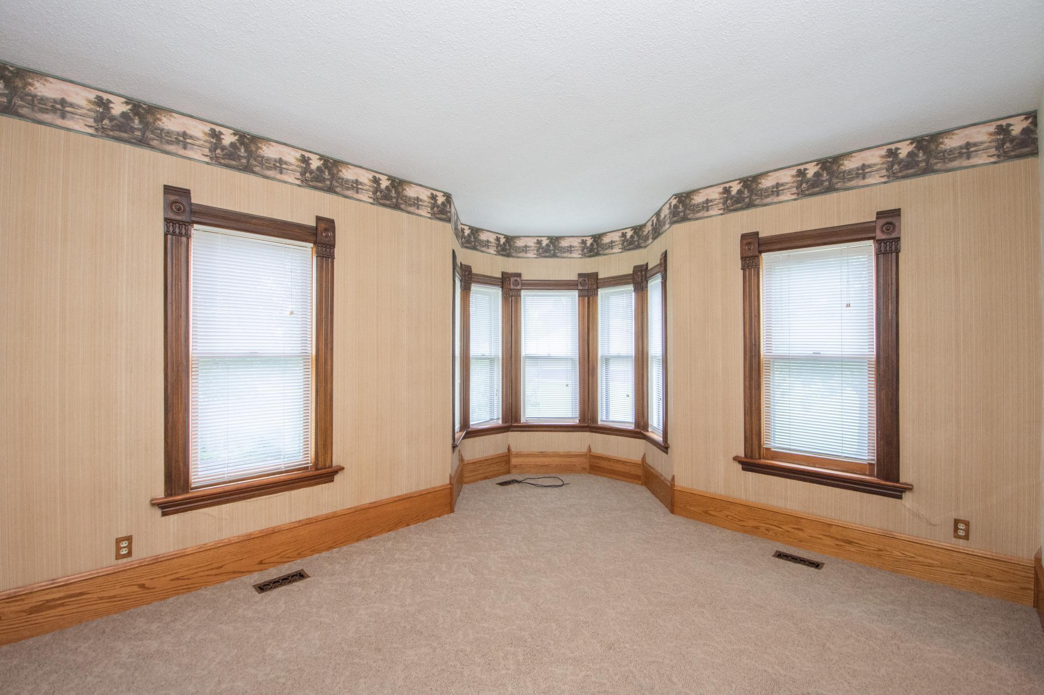 204 3rd Avenue E Property Photo 35