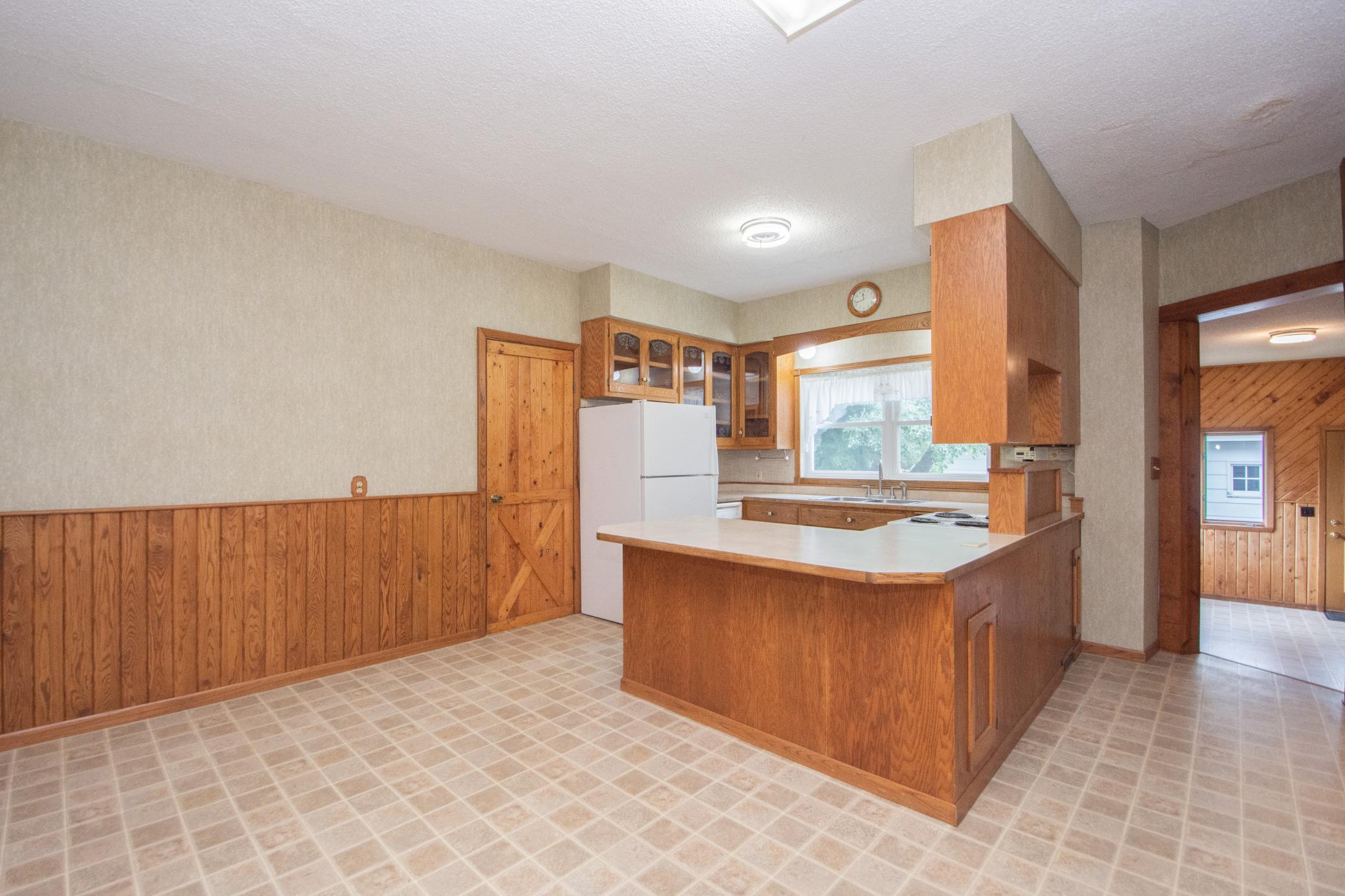 204 3rd Avenue E Property Photo 38