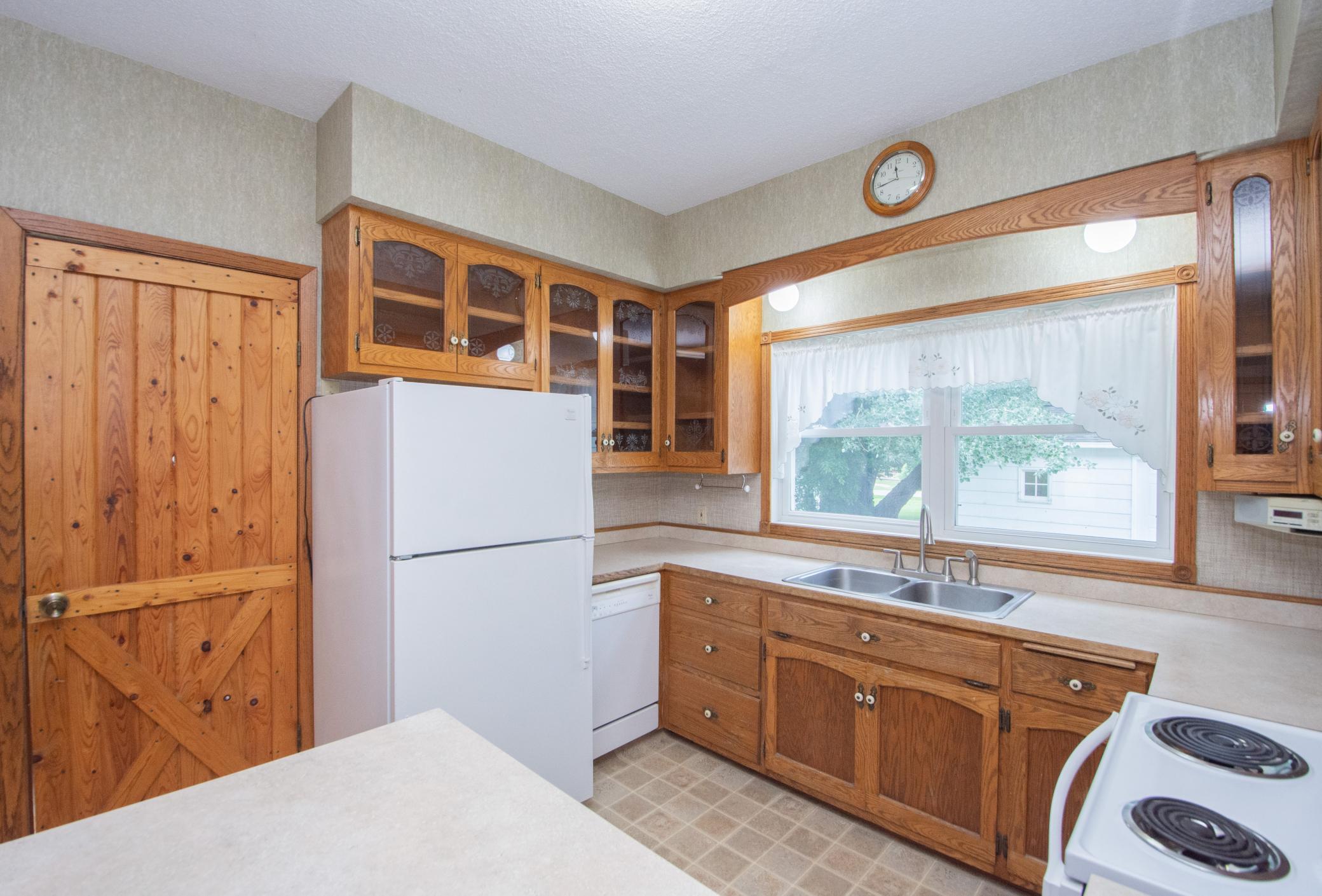 204 3rd Avenue E Property Photo 39